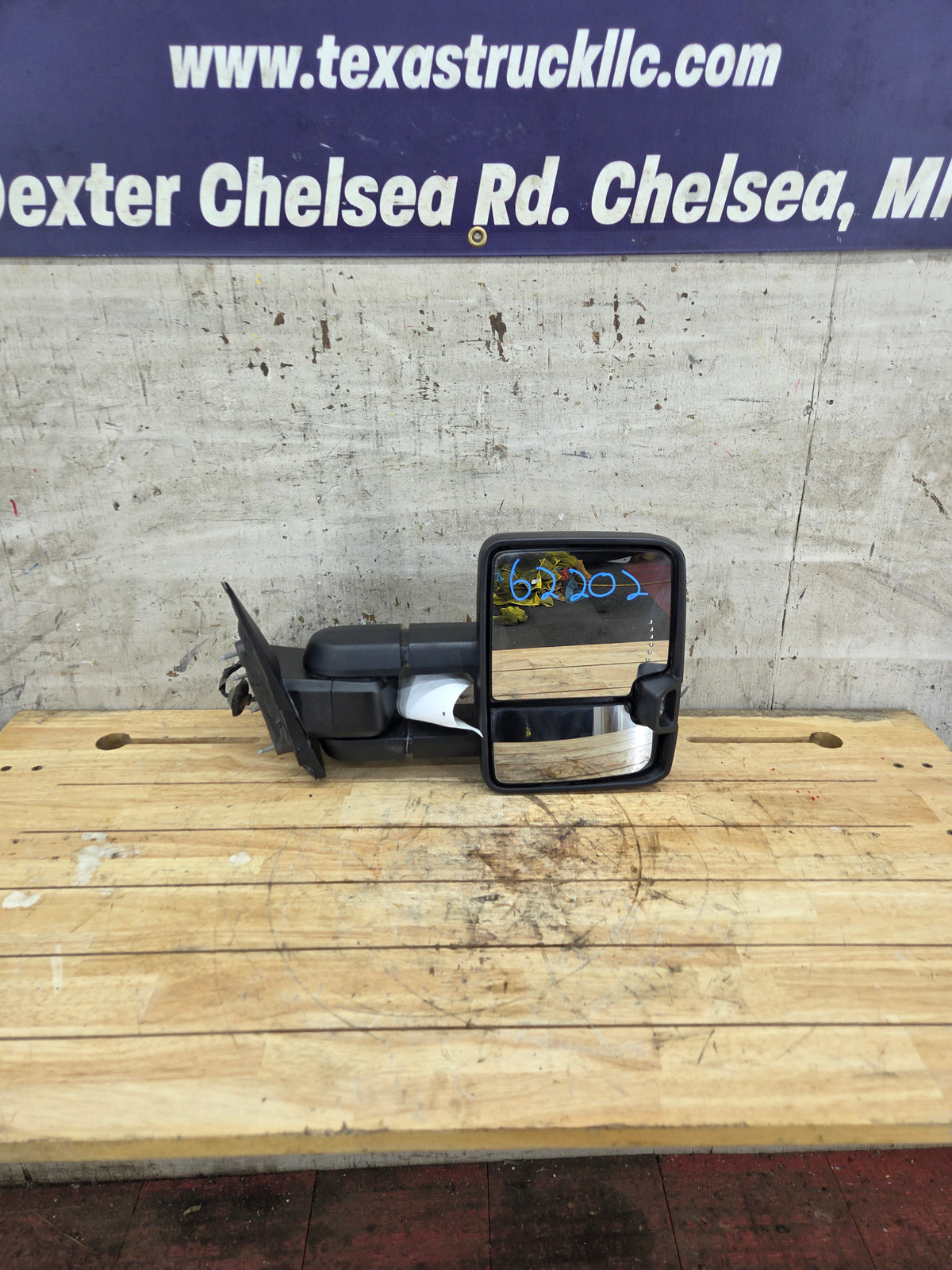 2014-2018 Chevrolet Silverado/GMC Sierra 1500 2500 3500 Right Side Passenger Side Power Fold Tow Mirror 84228884
