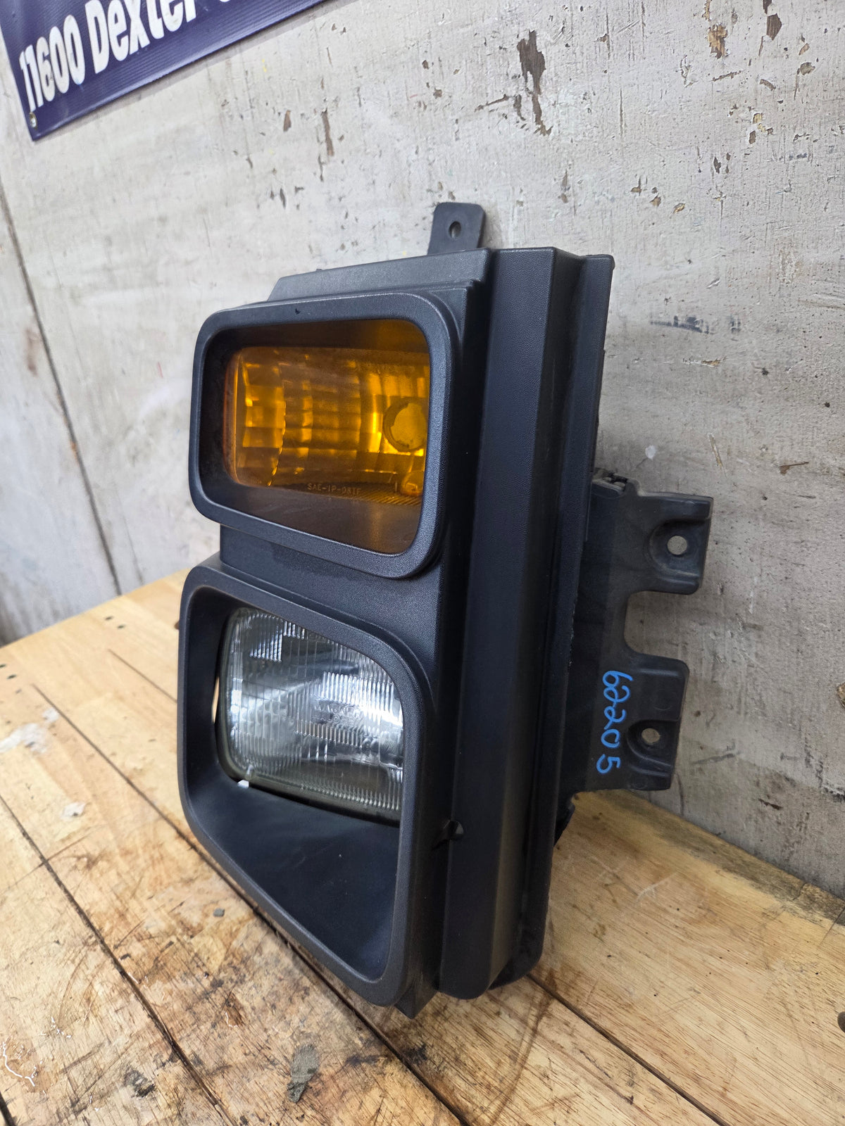 2008-2010 Ford Super Duty F250 F350 F450 F550 RH Passenger Side Head Light 7C34-13100-A