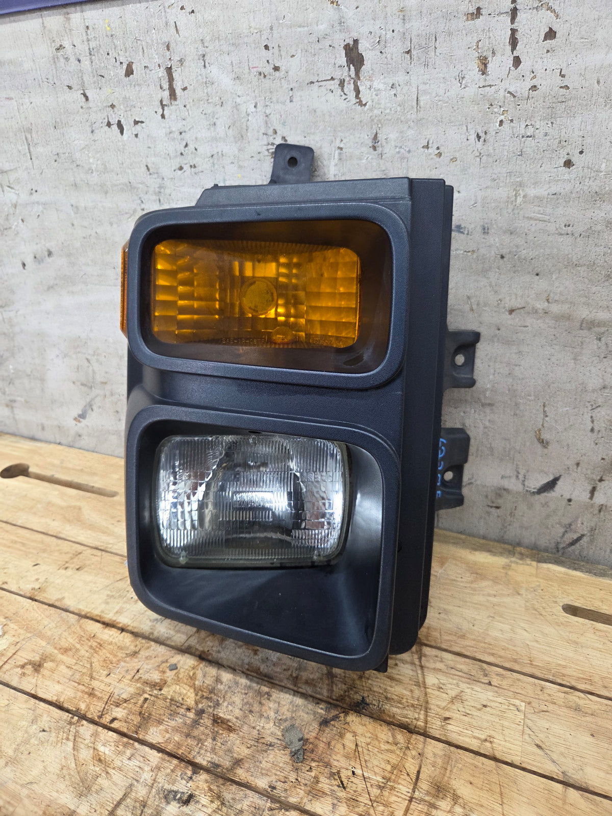 2008-2010 Ford Super Duty F250 F350 F450 F550 RH Passenger Side Head Light 7C34-13100-A