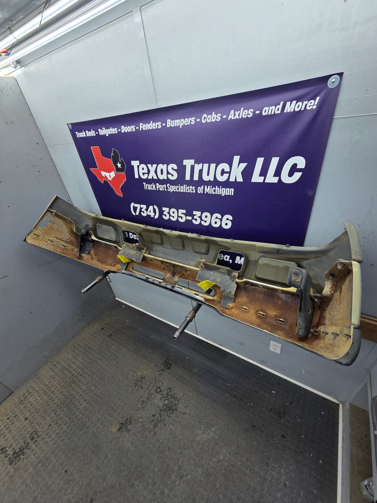 2003-2007 Chevrolet Silverado 1500 'Cateye' Front Bumper