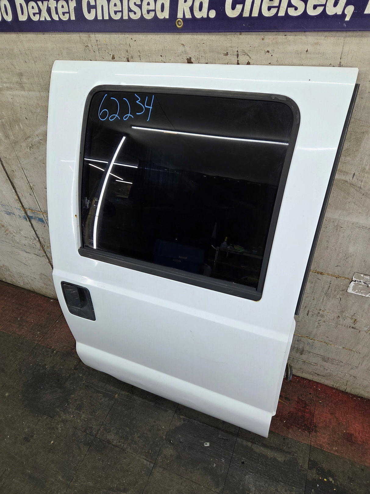 1999-2007 Ford Super Duty RH Passenger Side Rear Crew Cab Door F250 F350 F450 F550 *Damage*