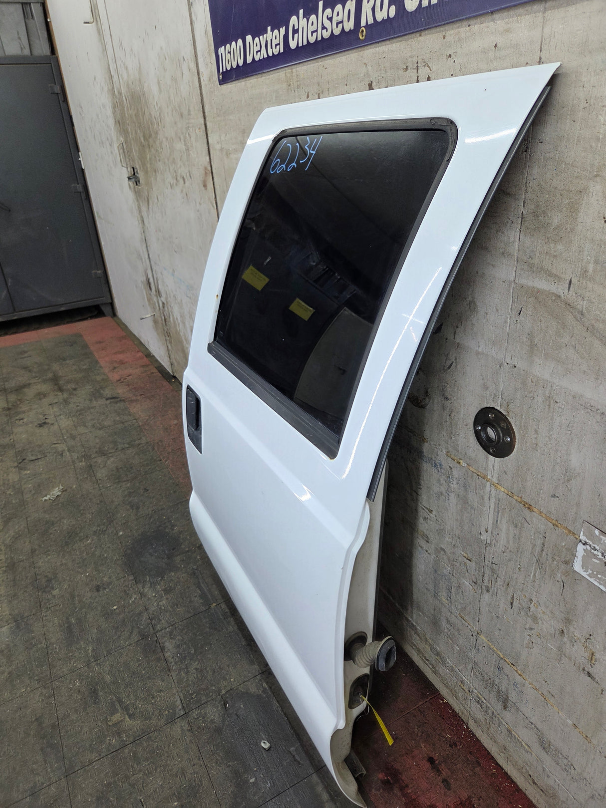 1999-2007 Ford Super Duty RH Passenger Side Rear Crew Cab Door F250 F350 F450 F550 *Damage*