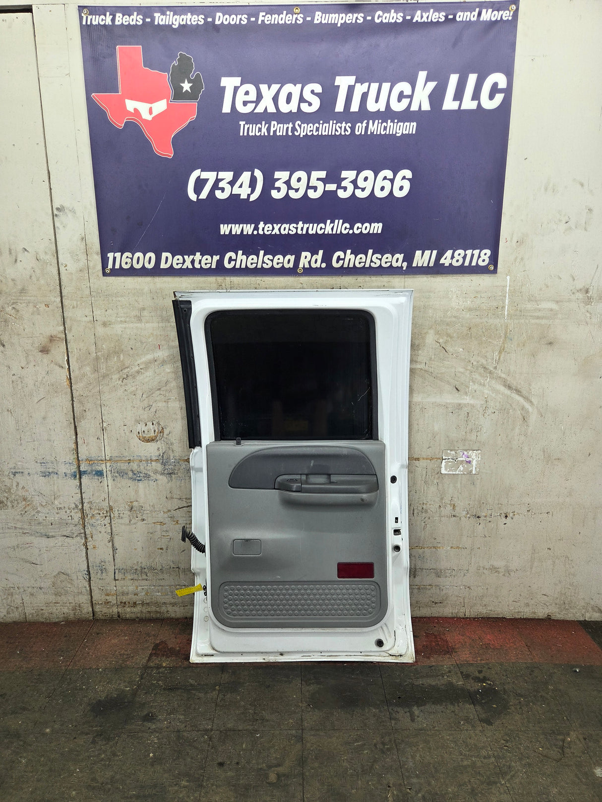 1999-2007 Ford Super Duty RH Passenger Side Rear Crew Cab Door F250 F350 F450 F550 *Damage*