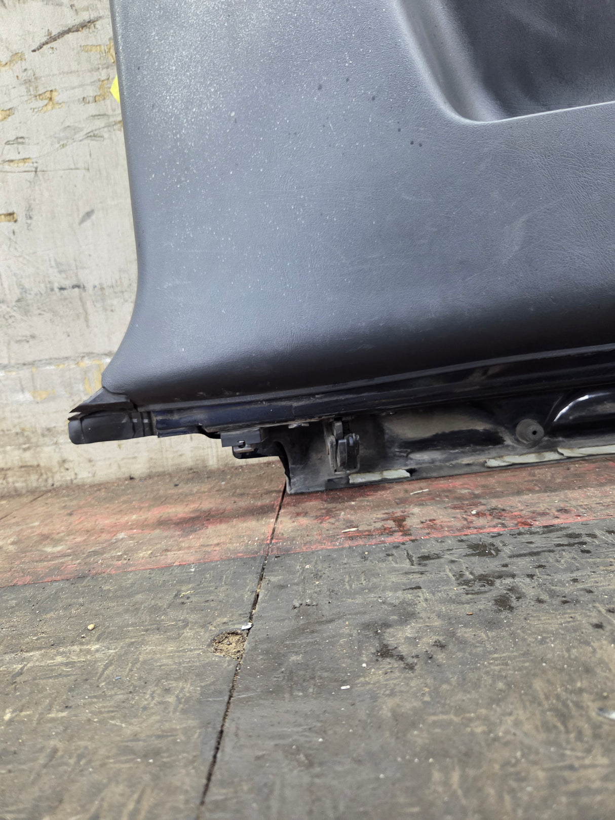 1999-2006 Chevrolet Silverado / GMC Sierra 1500 2500 3500 HD Rear Passenger side Extended Cab Rear Door