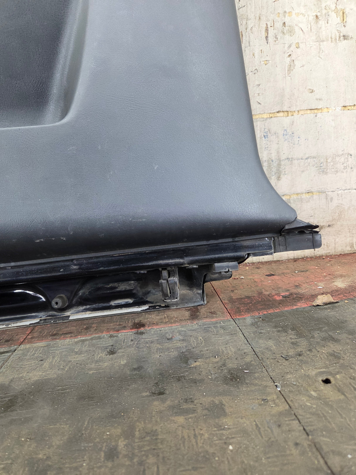 1999-2006 Chevrolet Silverado / GMC Sierra 1500 2500 3500 HD Rear Driver Side Extended Cab Rear Door