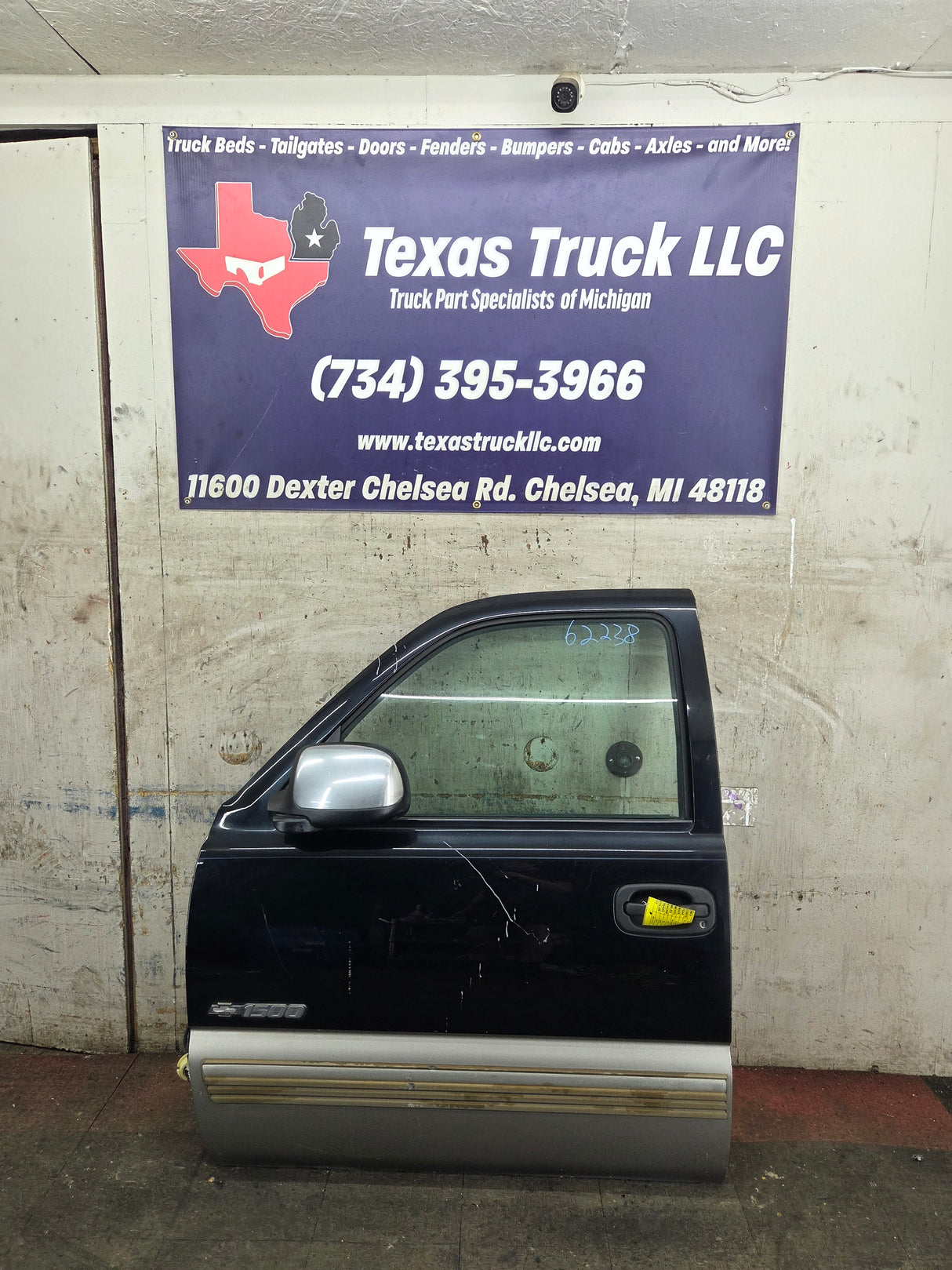 1999-2006 Chevrolet Silverado / GMC Sierra 1500 2500 3500 HD Front Driver Side Door LH