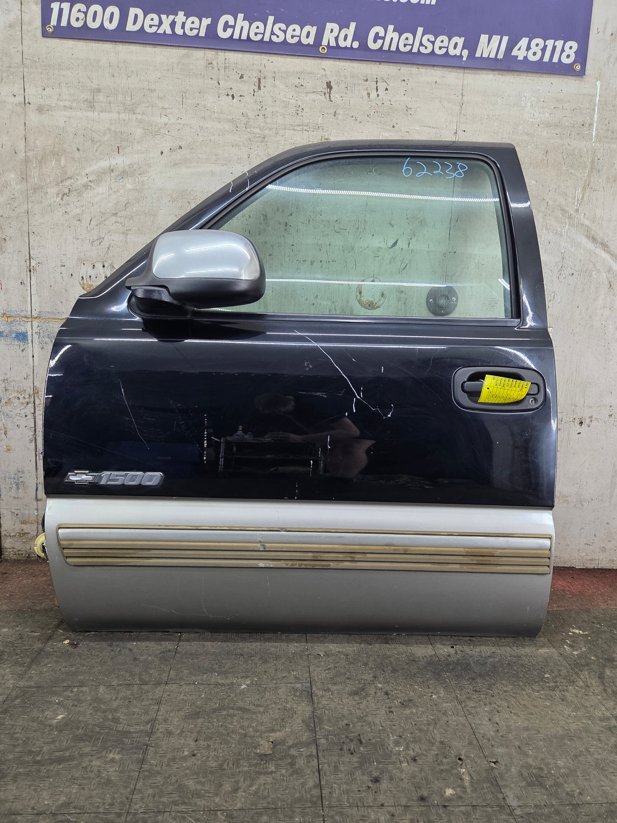 1999-2006 Chevrolet Silverado / GMC Sierra 1500 2500 3500 HD Front Driver Side Door LH