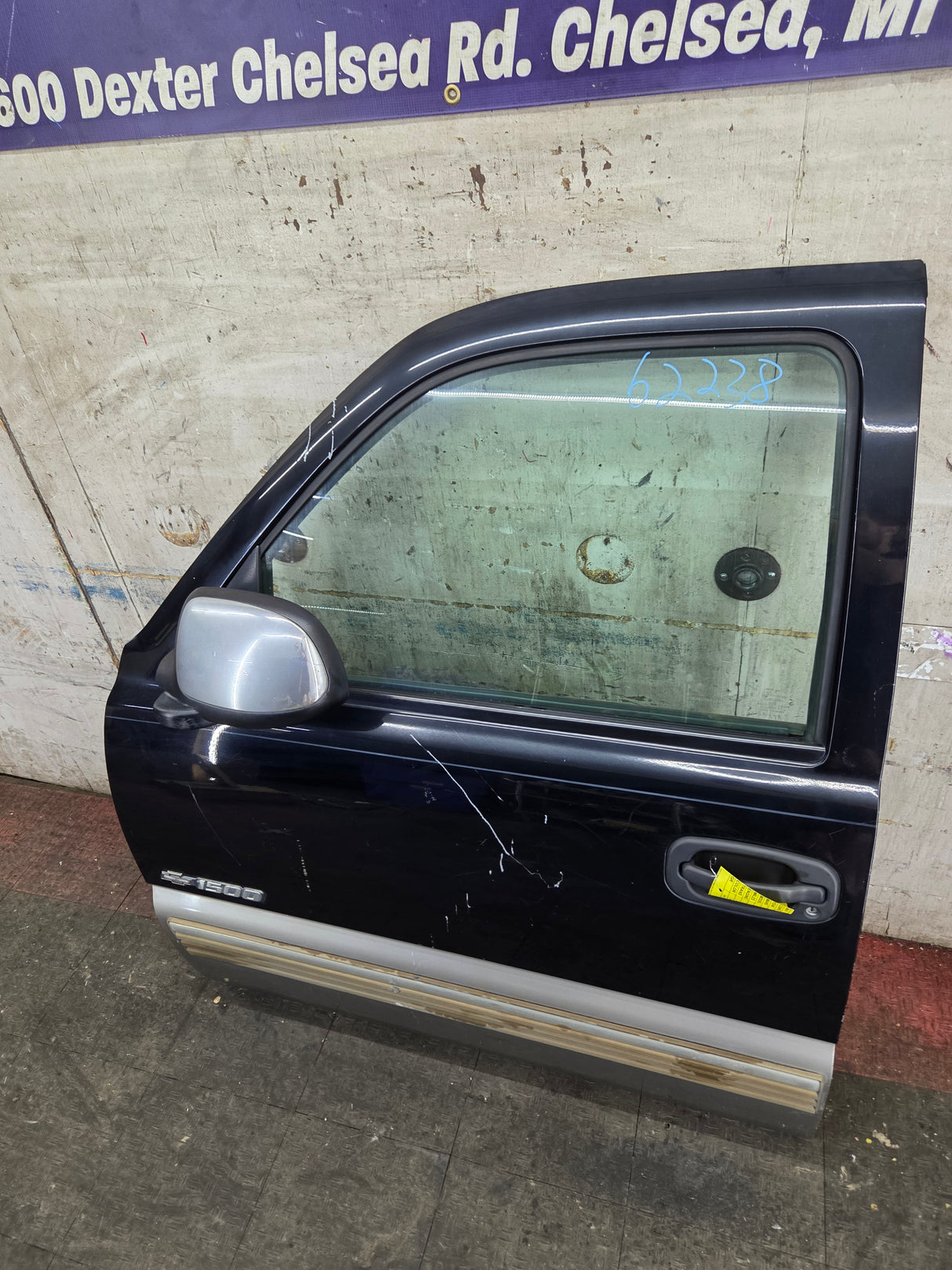 1999-2006 Chevrolet Silverado / GMC Sierra 1500 2500 3500 HD Front Driver Side Door LH