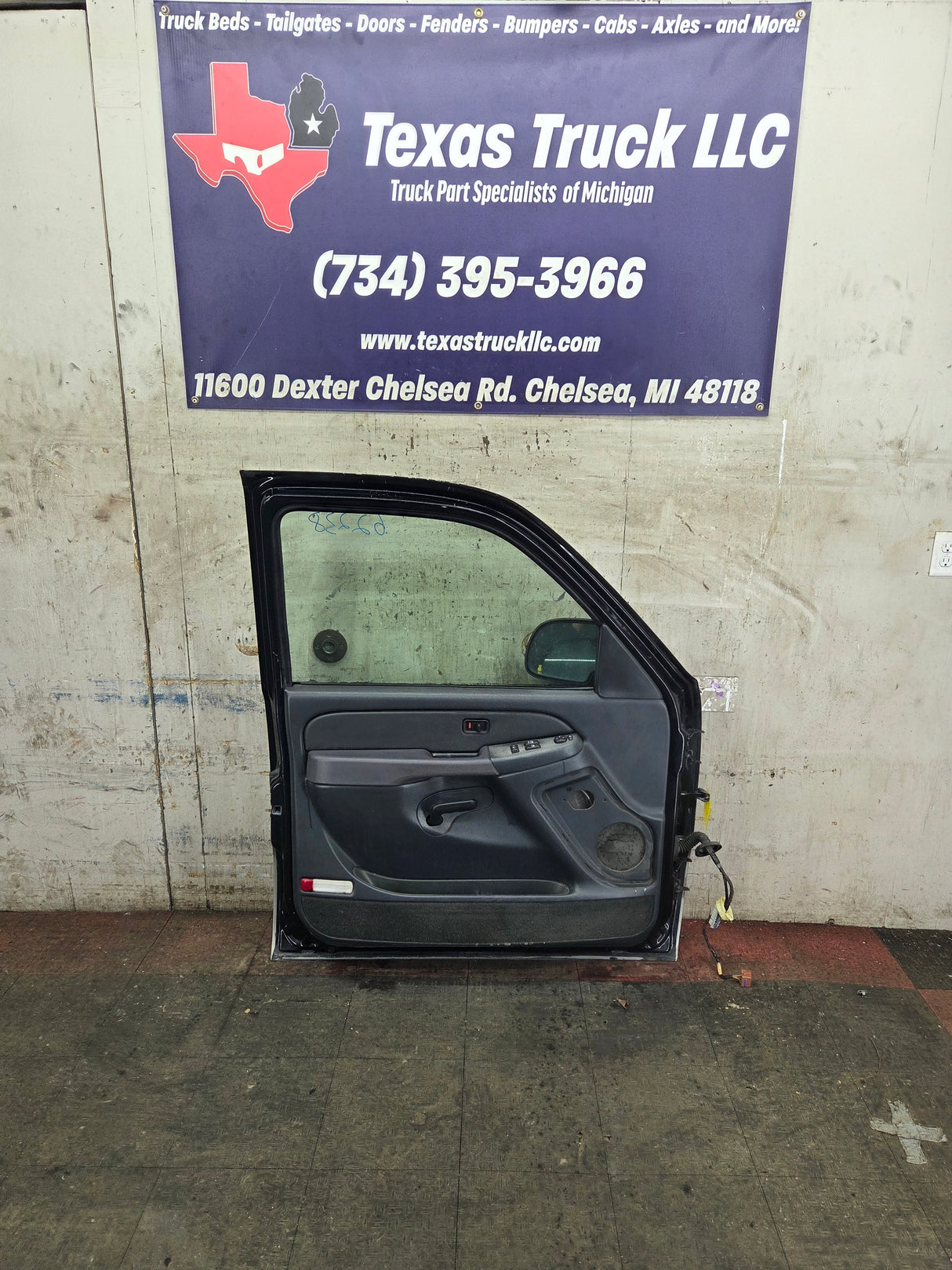 1999-2006 Chevrolet Silverado / GMC Sierra 1500 2500 3500 HD Front Driver Side Door LH