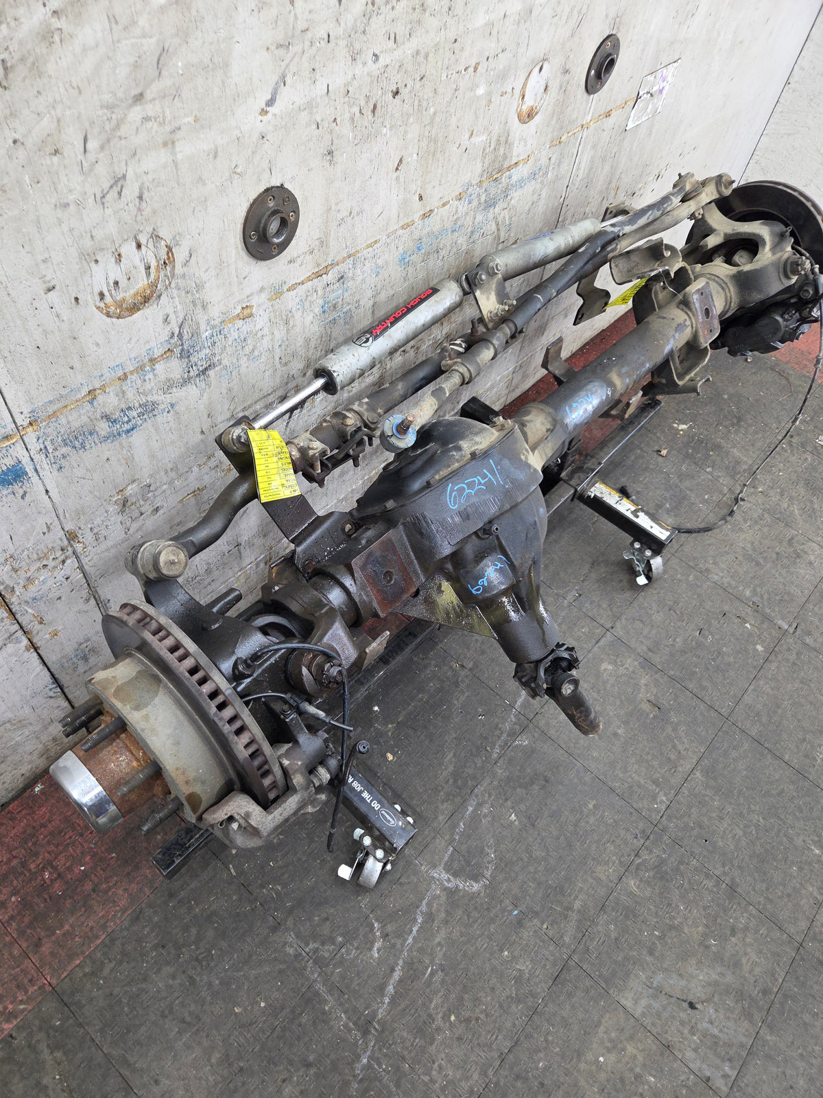 1999-2004 Ford Super Duty F250 F350 SRW Front Axle 3.73 Gear Ratio