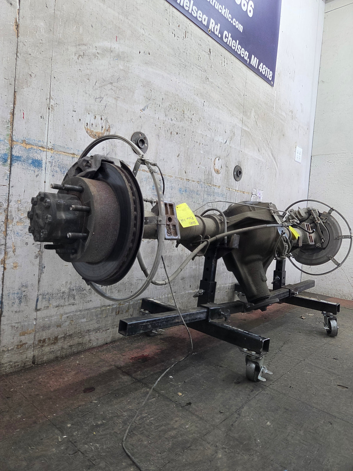 2002-2004 Ford Super Duty F250 F350 SRW Rear Axle 3.73 Gear Ratio - Limited Slip