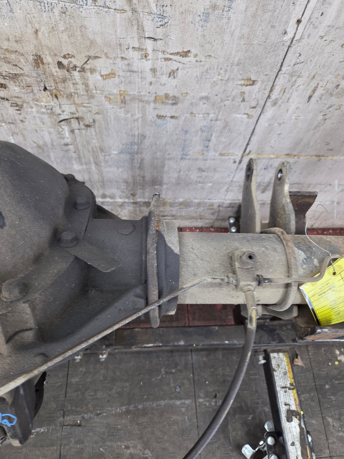 2002-2004 Ford Super Duty F250 F350 SRW Rear Axle 3.73 Gear Ratio - Limited Slip