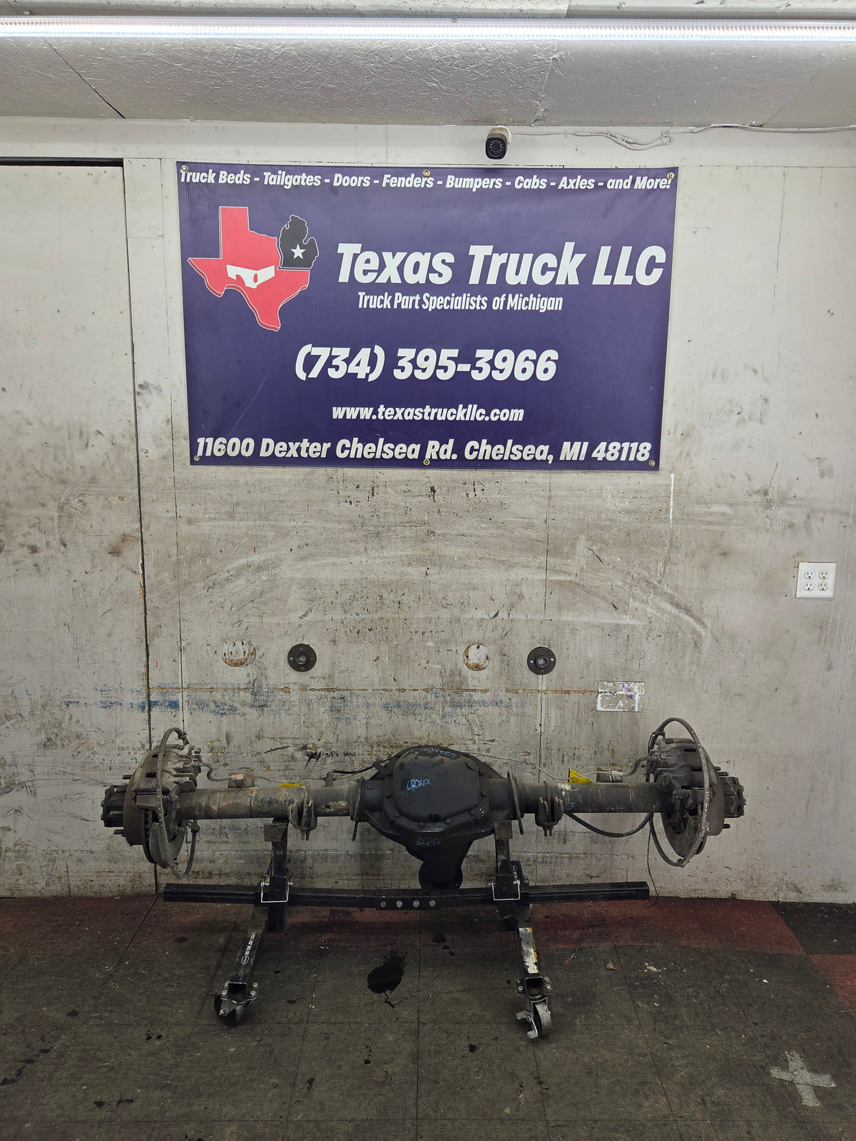 2002-2004 Ford Super Duty F250 F350 SRW Rear Axle 3.73 Gear Ratio - Limited Slip