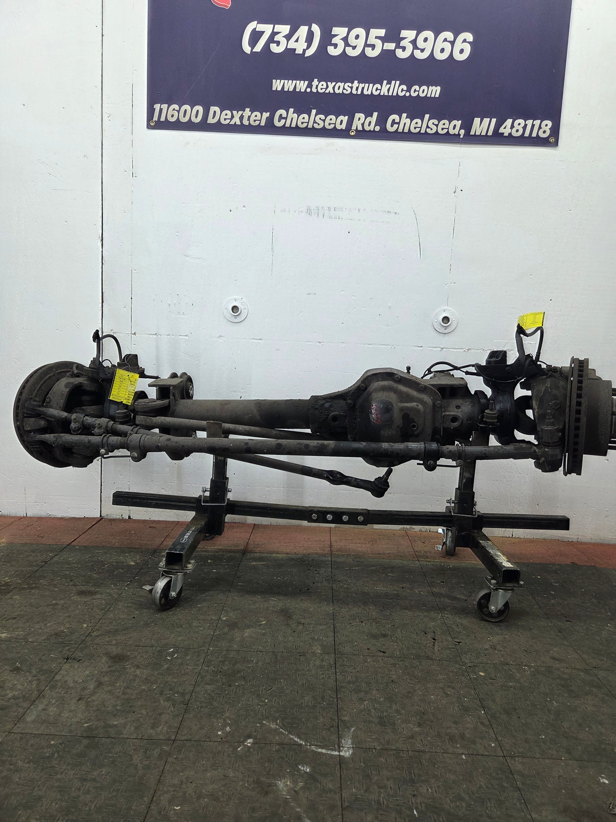 2011-2012 Ford Super Duty F250 F350 Front Axle 3.73 Gear Ratio