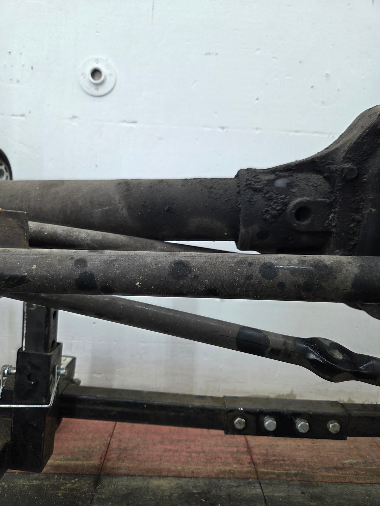 2011-2012 Ford Super Duty F250 F350 Front Axle 3.73 Gear Ratio