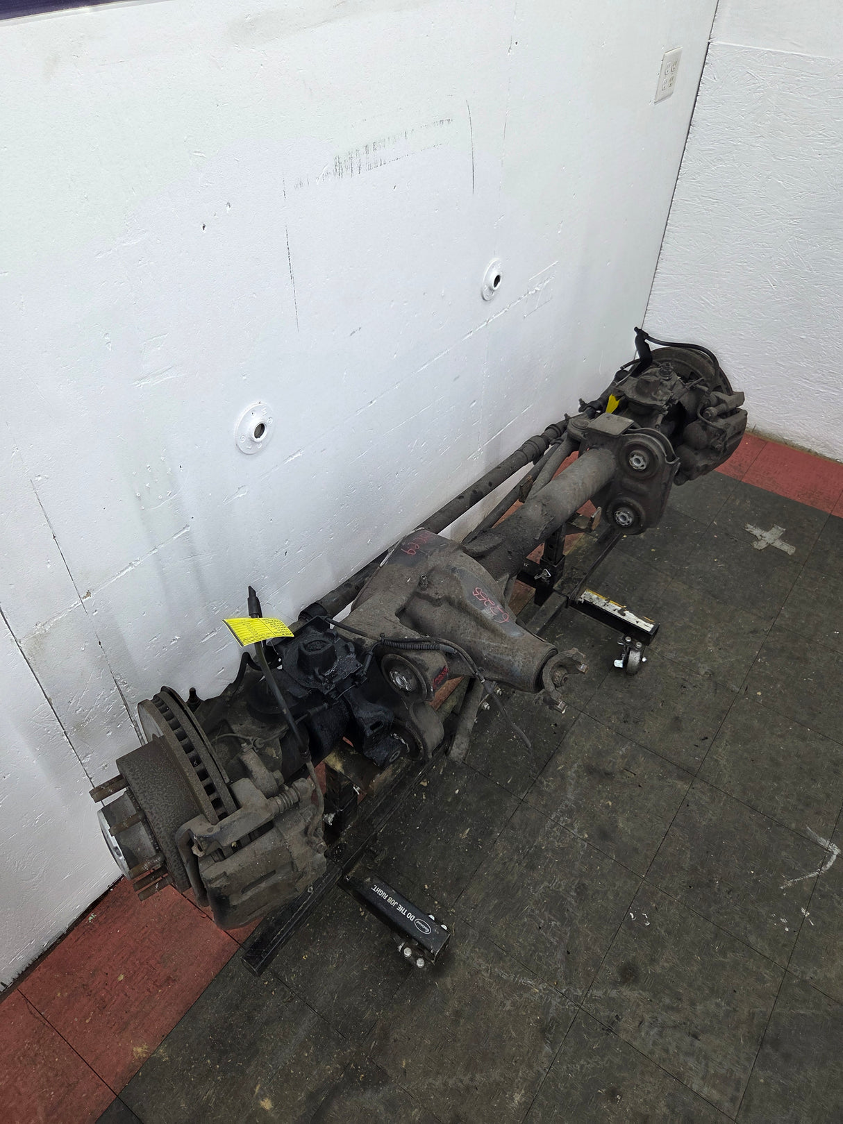 2011-2012 Ford Super Duty F250 F350 Front Axle 3.73 Gear Ratio
