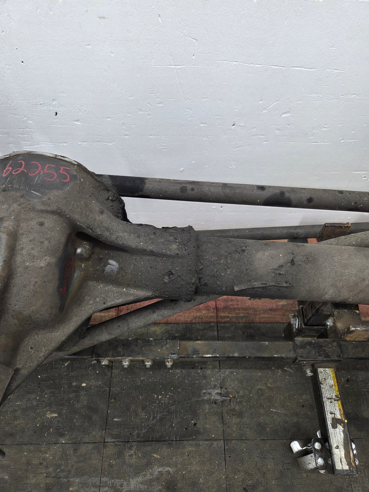 2011-2012 Ford Super Duty F250 F350 Front Axle 3.73 Gear Ratio