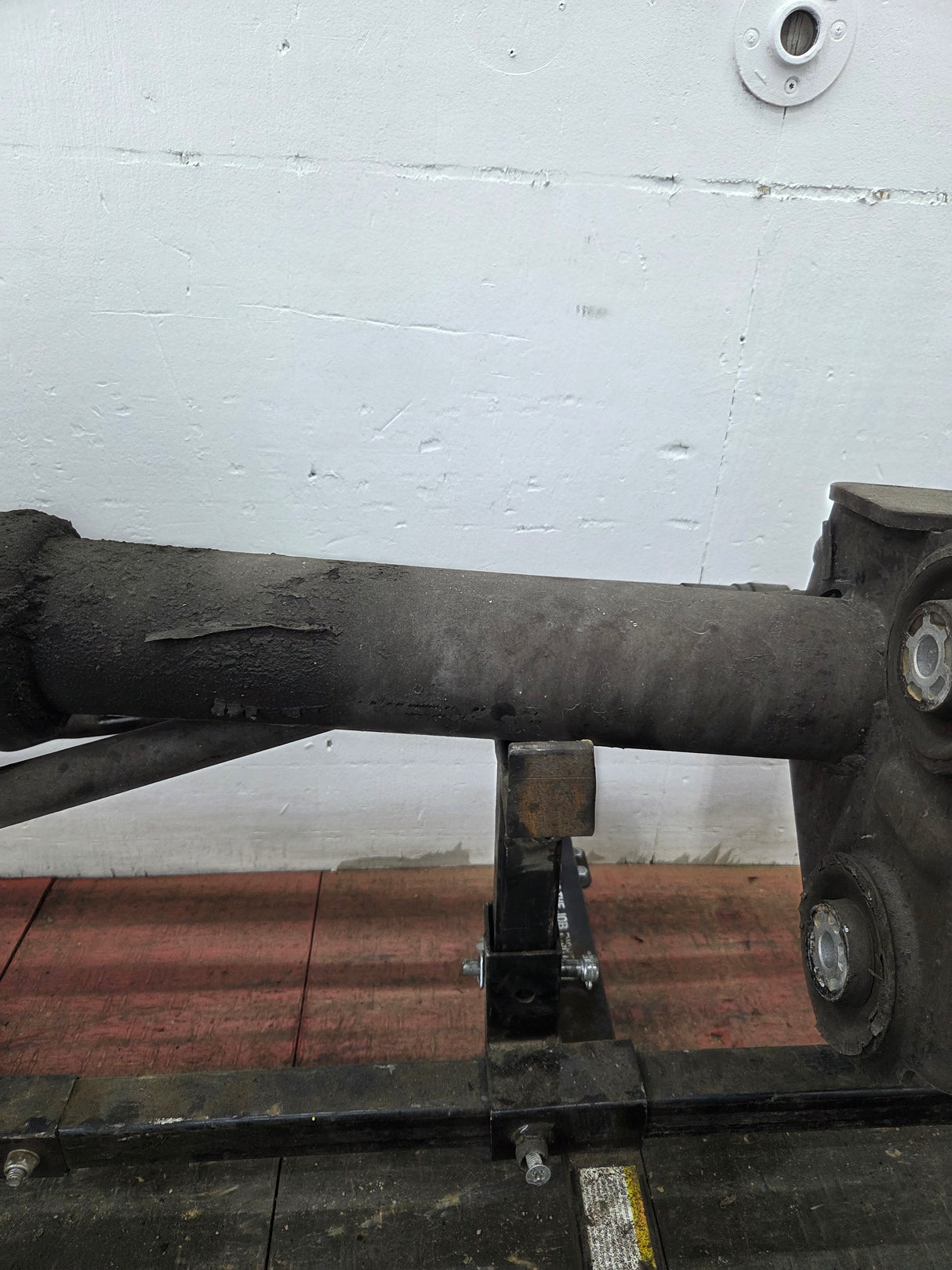 2011-2012 Ford Super Duty F250 F350 Front Axle 3.73 Gear Ratio