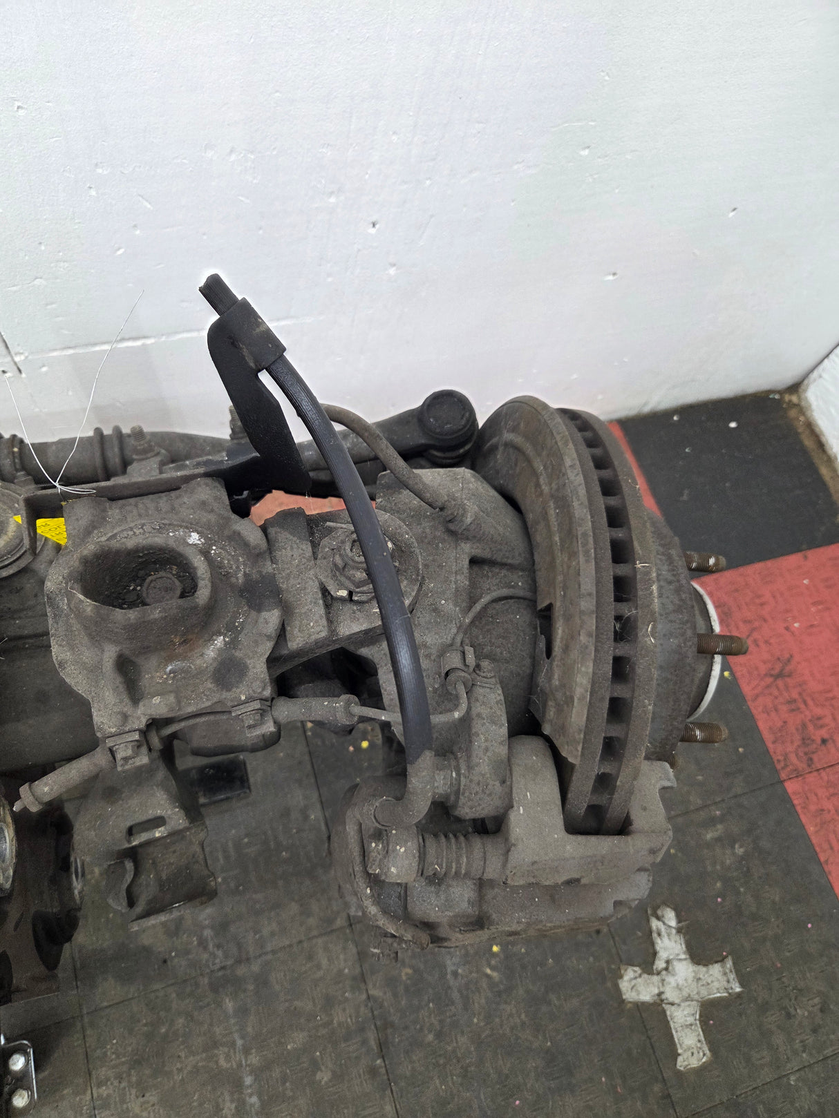 2011-2012 Ford Super Duty F250 F350 Front Axle 3.73 Gear Ratio
