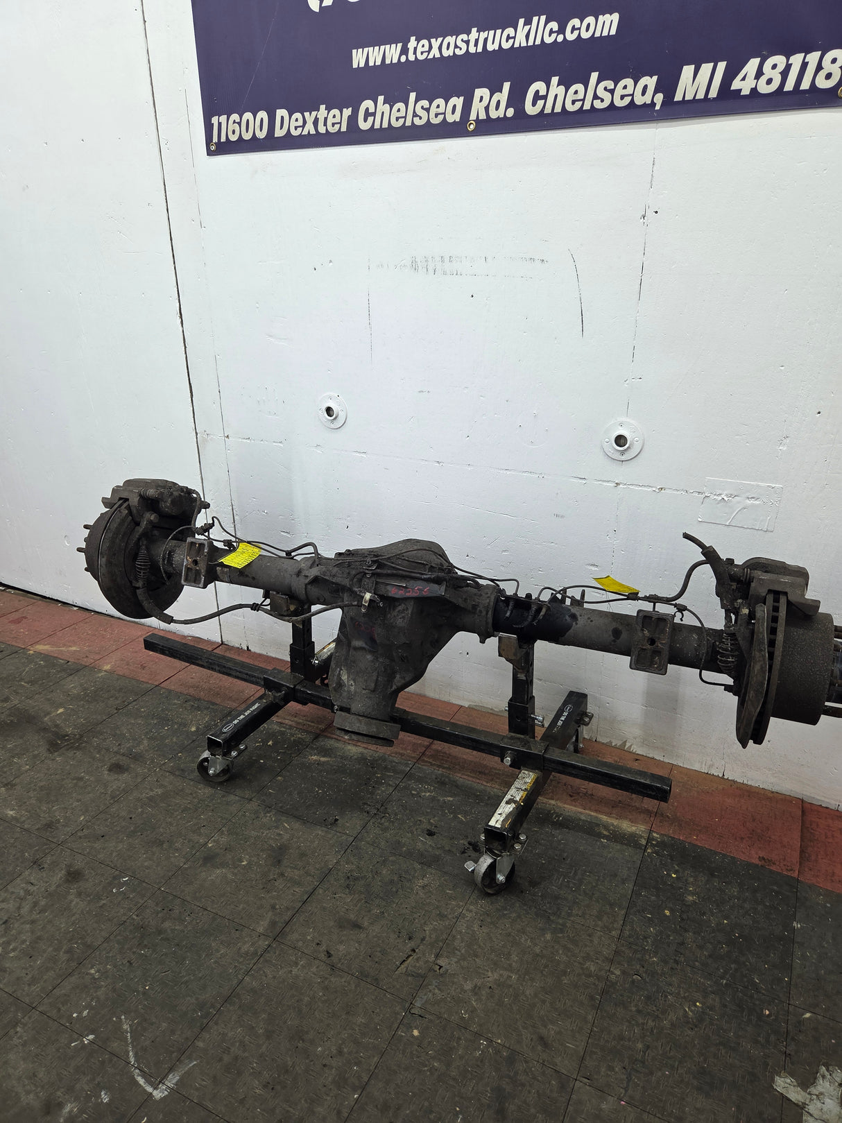 2011-2012 Ford Super Duty F250 F350 Rear Axle 3.73 Gear Ratio Electric Locking Rear End 220k Miles