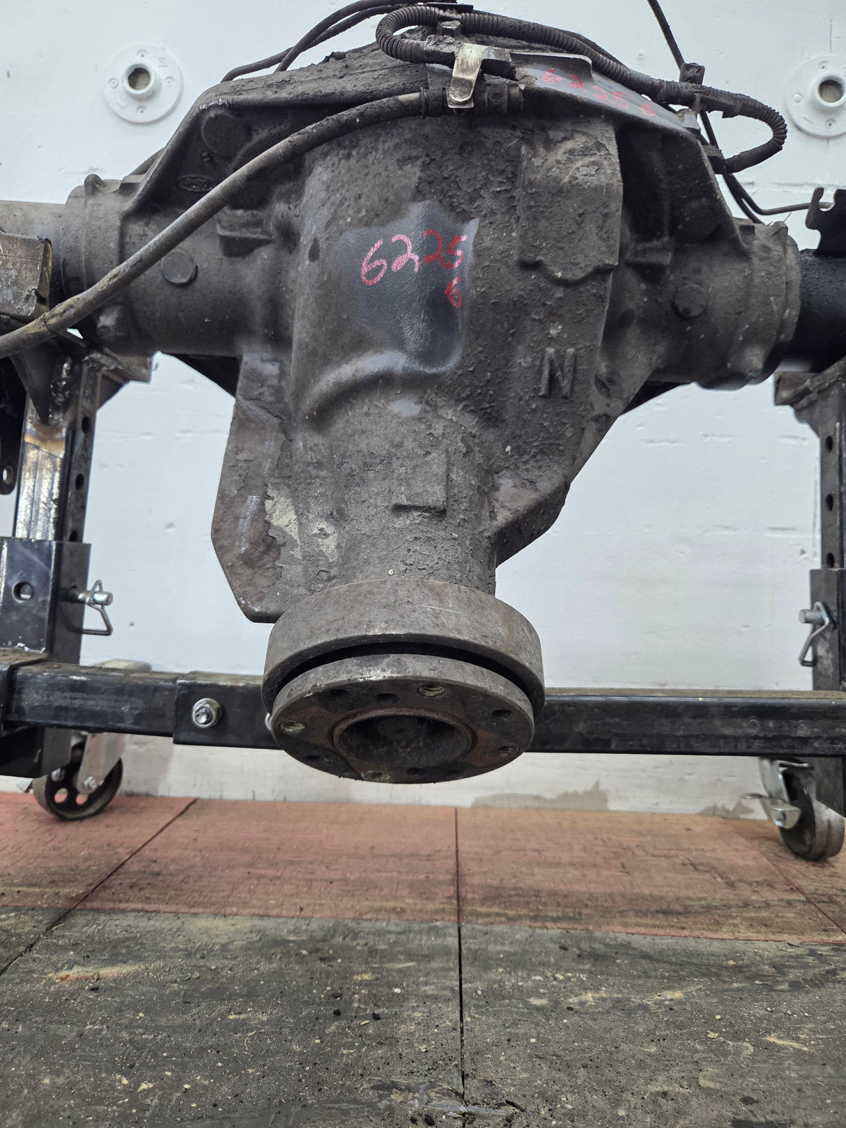 2011-2012 Ford Super Duty F250 F350 Rear Axle 3.73 Gear Ratio Electric Locking Rear End 220k Miles