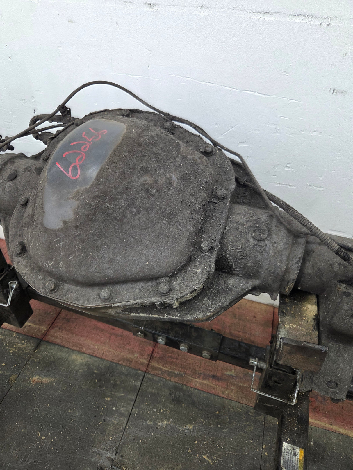2011-2012 Ford Super Duty F250 F350 Rear Axle 3.73 Gear Ratio Electric Locking Rear End 220k Miles
