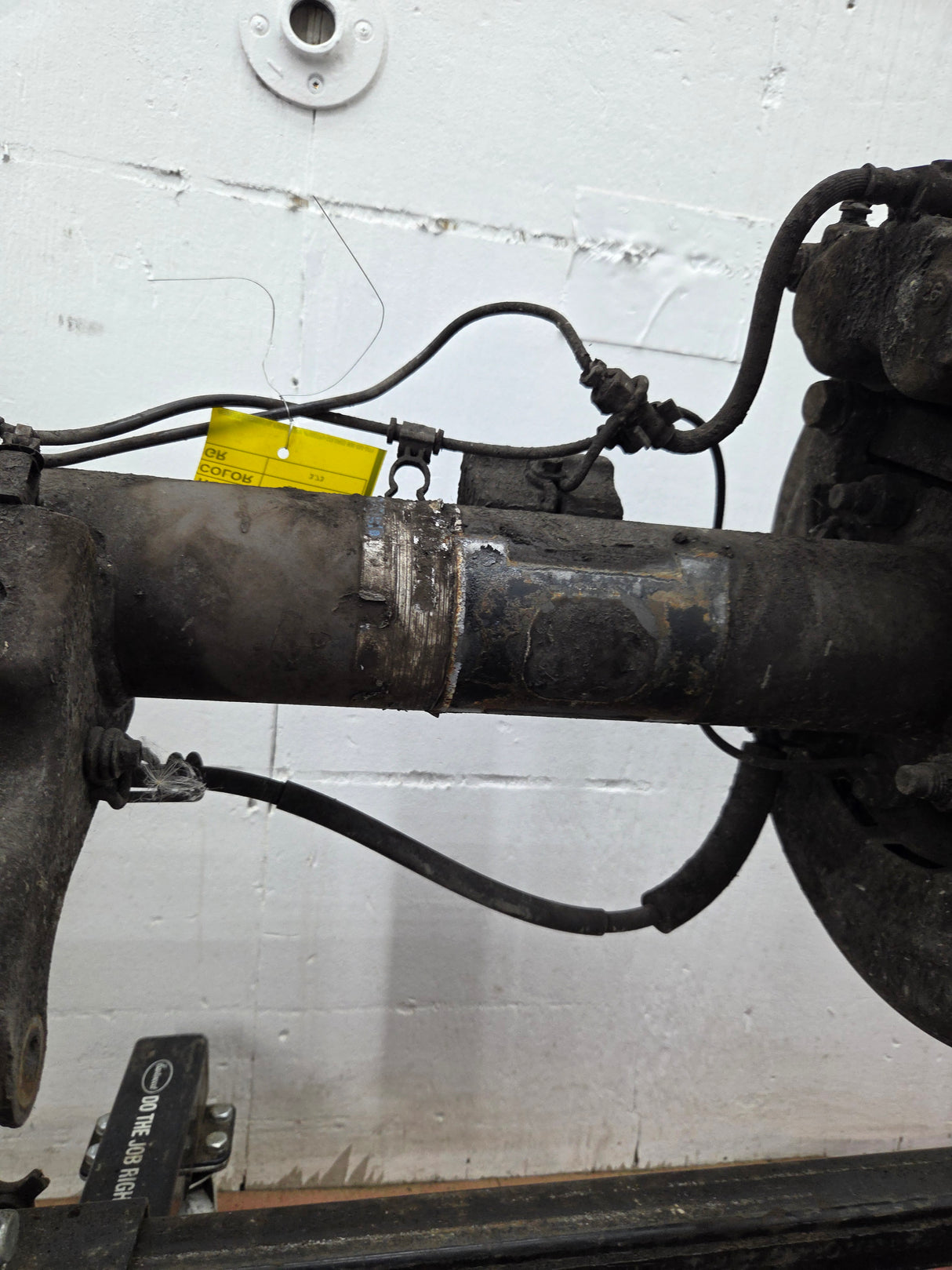 2011-2012 Ford Super Duty F250 F350 Rear Axle 3.73 Gear Ratio Electric Locking Rear End 220k Miles