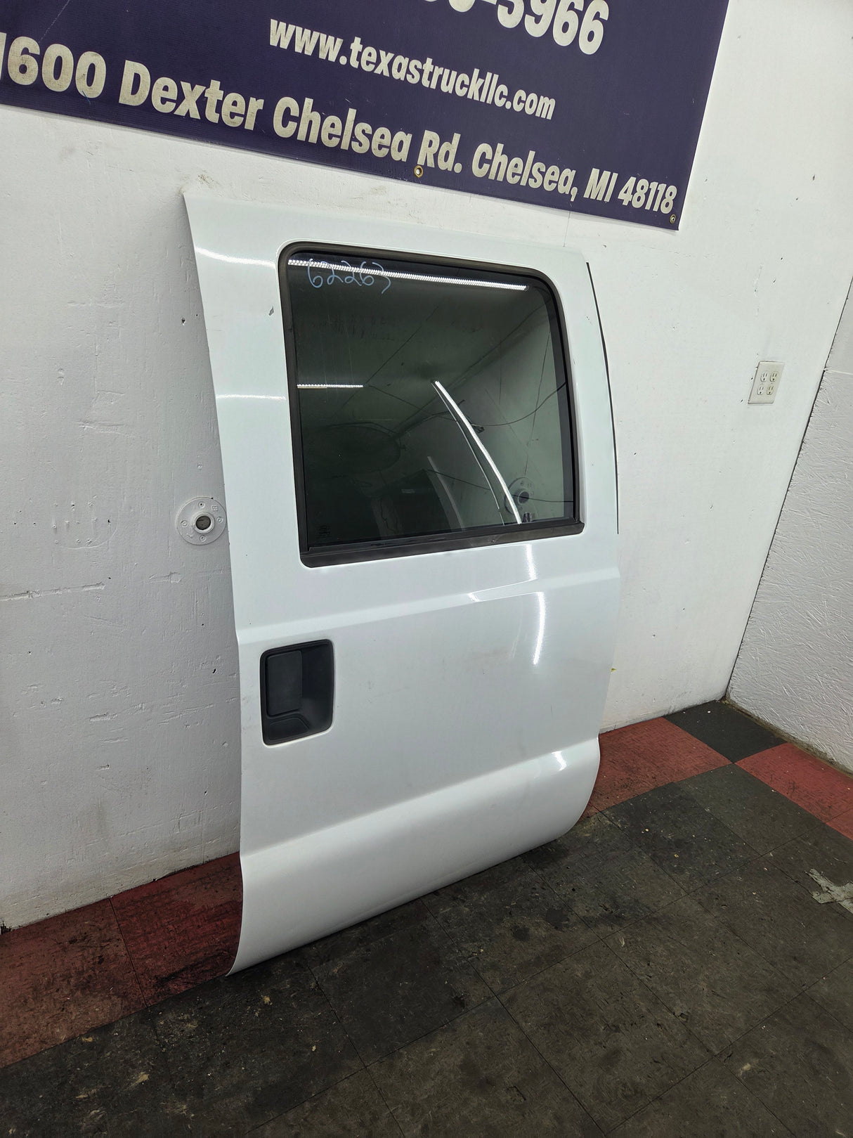 2012-2016 Ford Super Duty Driver Rear Door LH Crew Cab F250 F350 F450 F550