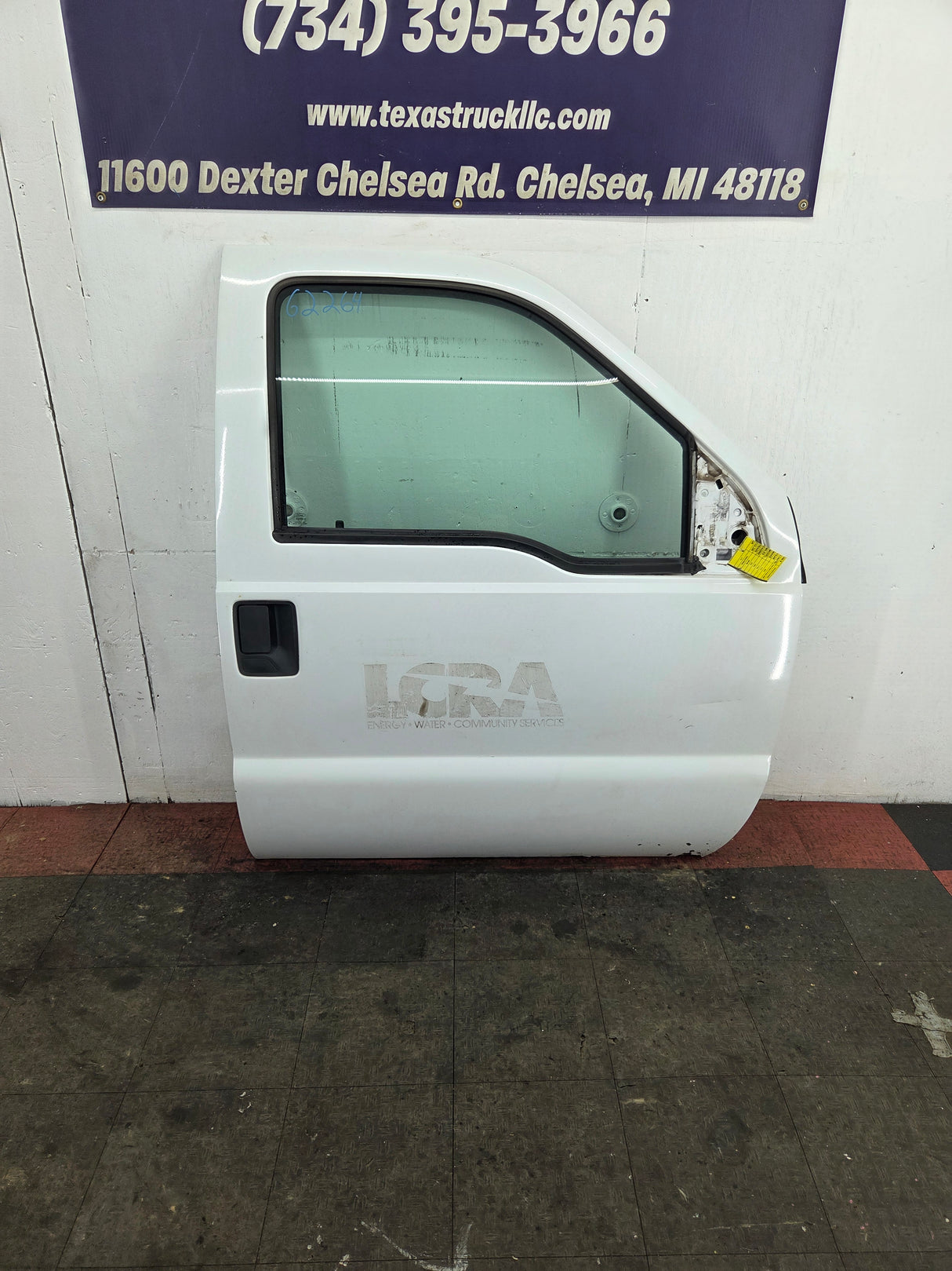 2012-2016 Ford Super Duty RH Passenger Side Front Door F250 F350 F450 F550