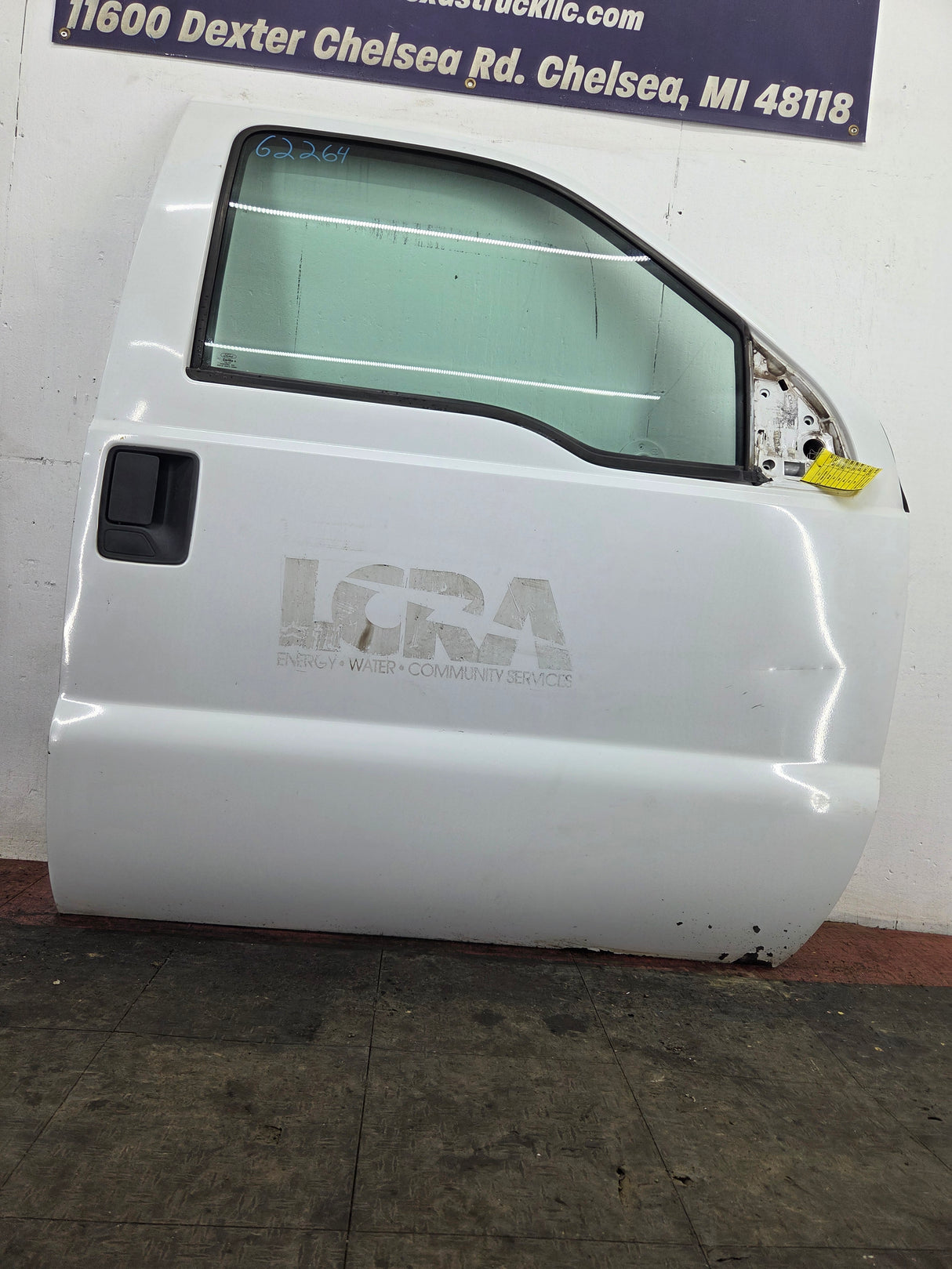 2012-2016 Ford Super Duty RH Passenger Side Front Door F250 F350 F450 F550
