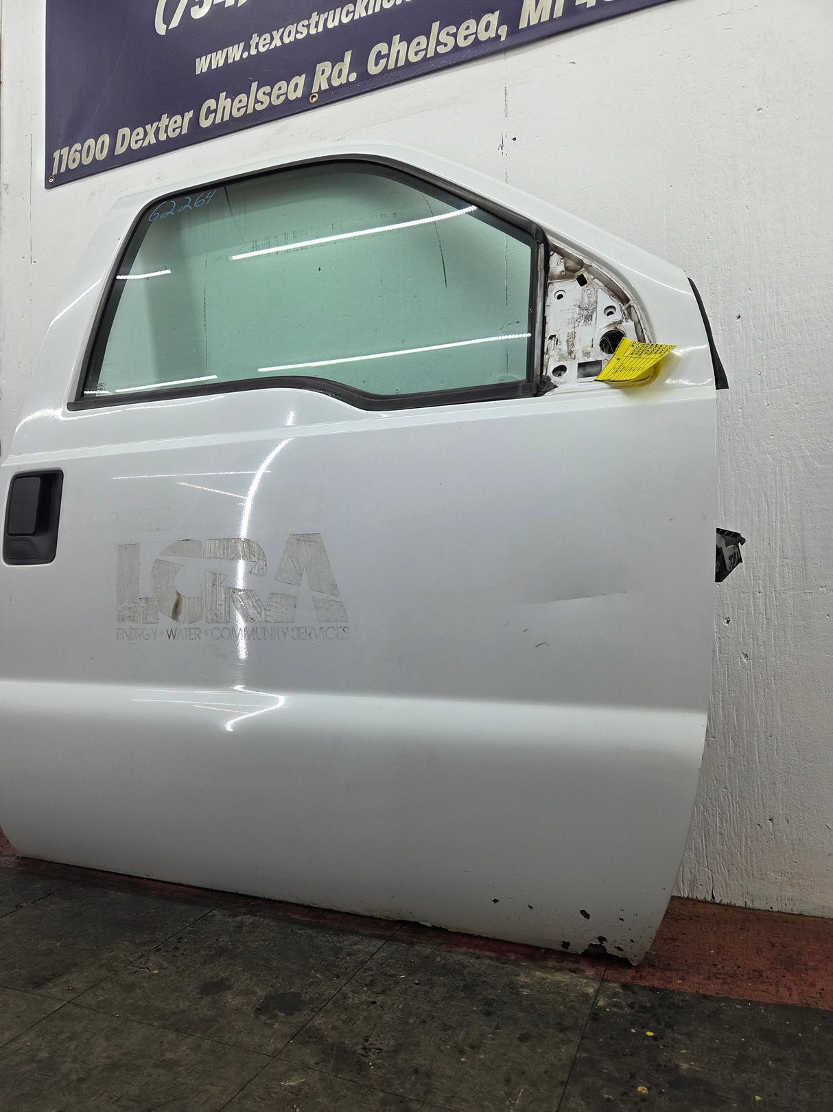 2012-2016 Ford Super Duty RH Passenger Side Front Door F250 F350 F450 F550