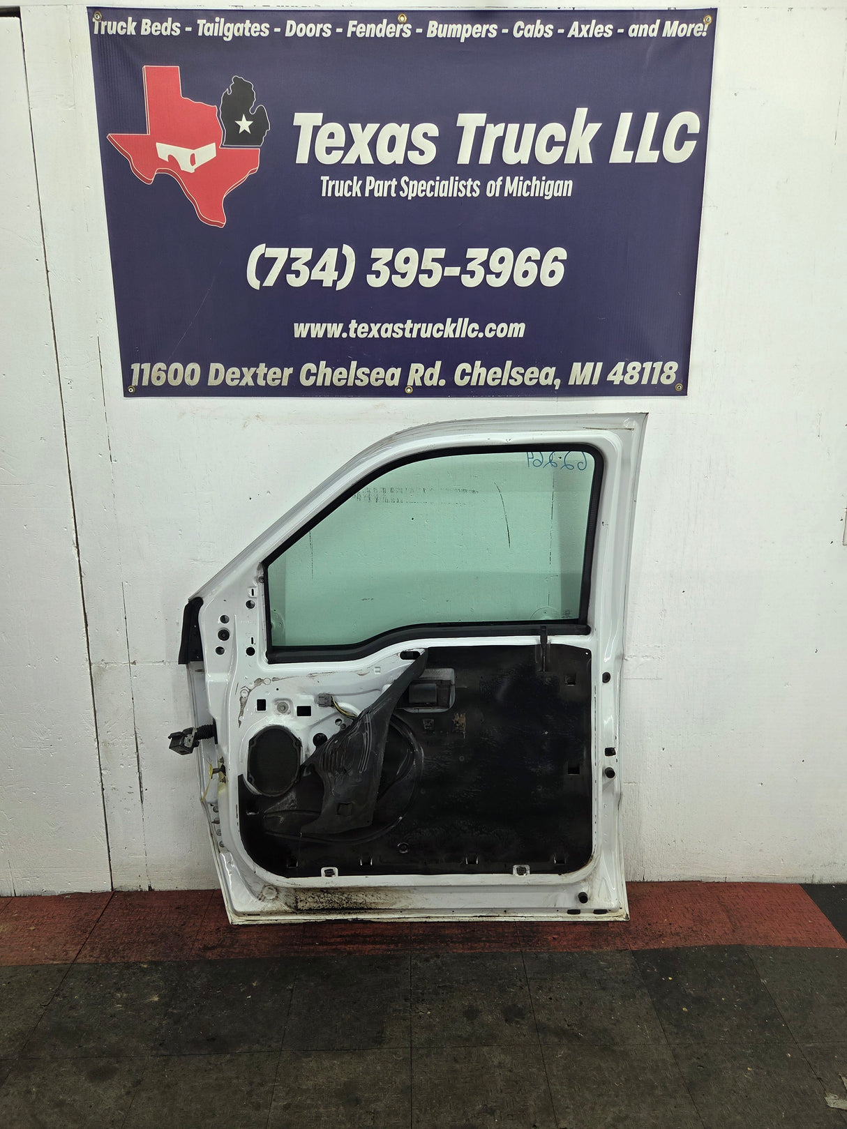 2012-2016 Ford Super Duty RH Passenger Side Front Door F250 F350 F450 F550