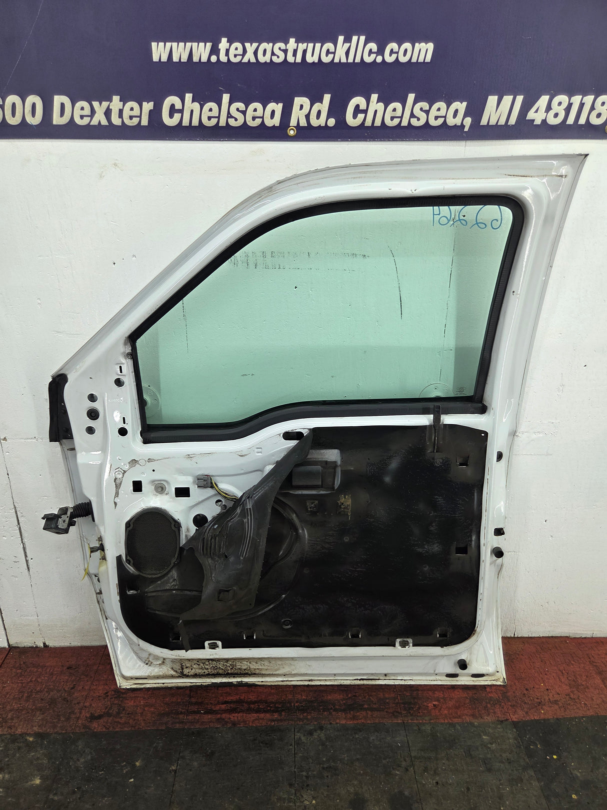 2012-2016 Ford Super Duty RH Passenger Side Front Door F250 F350 F450 F550