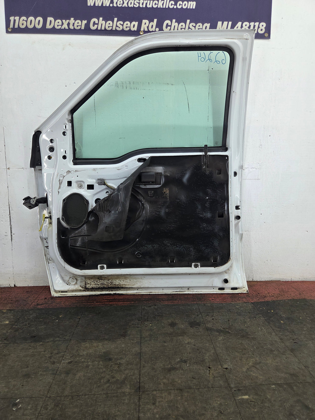 2012-2016 Ford Super Duty RH Passenger Side Front Door F250 F350 F450 F550