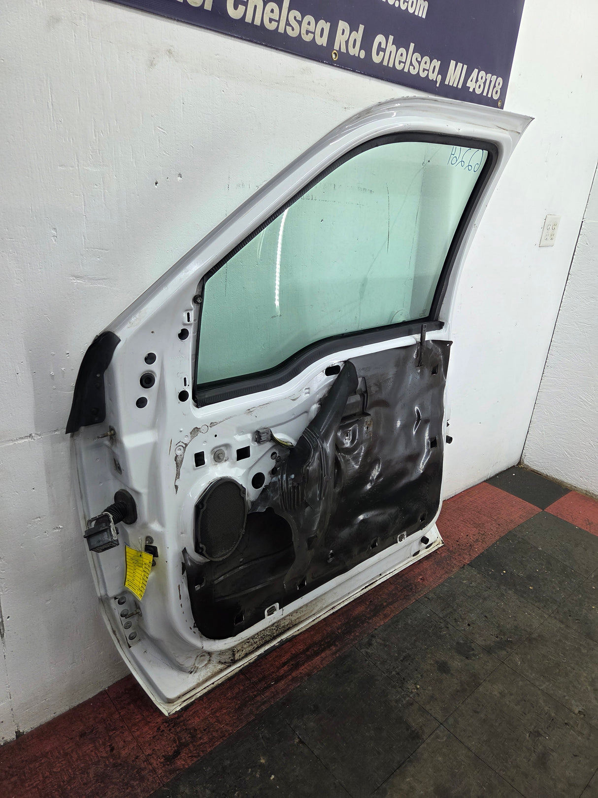 2012-2016 Ford Super Duty RH Passenger Side Front Door F250 F350 F450 F550