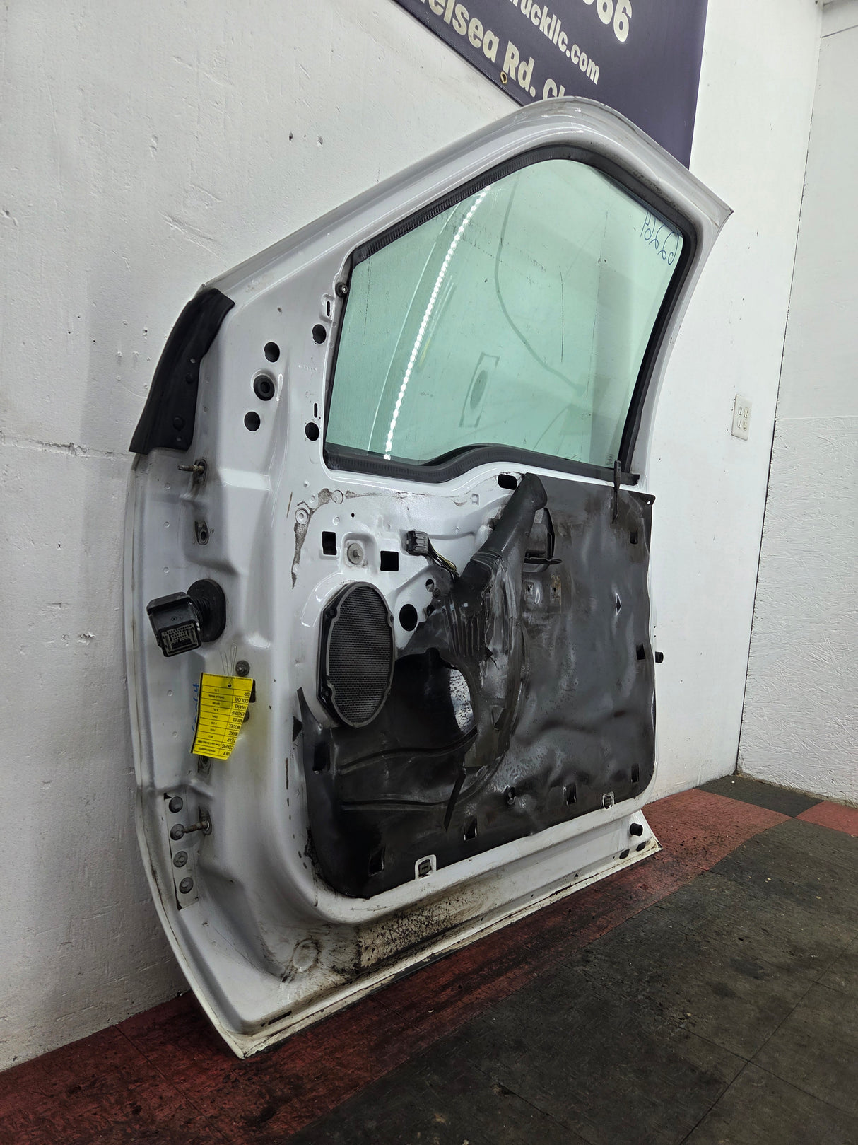 2012-2016 Ford Super Duty RH Passenger Side Front Door F250 F350 F450 F550