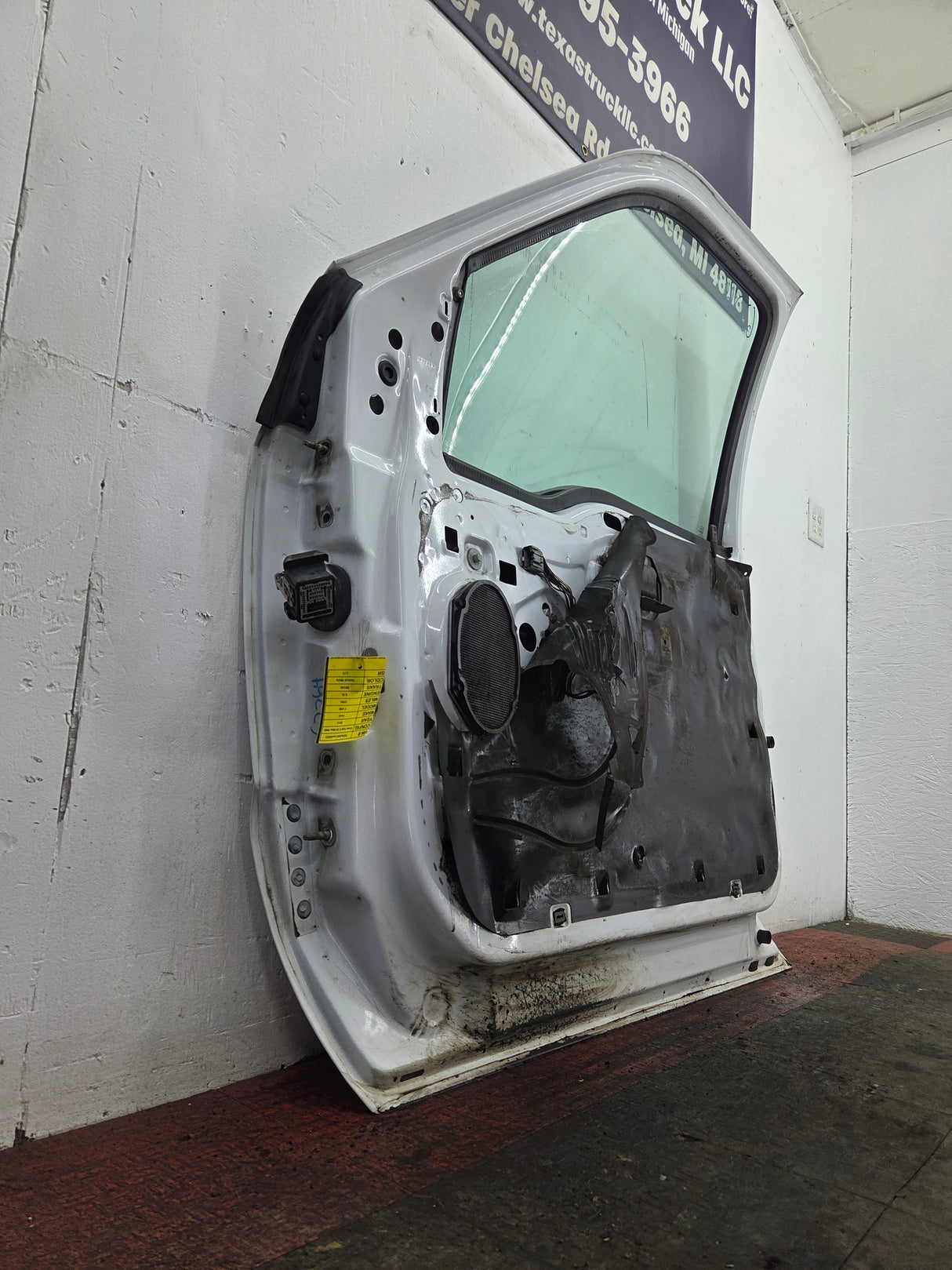 2012-2016 Ford Super Duty RH Passenger Side Front Door F250 F350 F450 F550