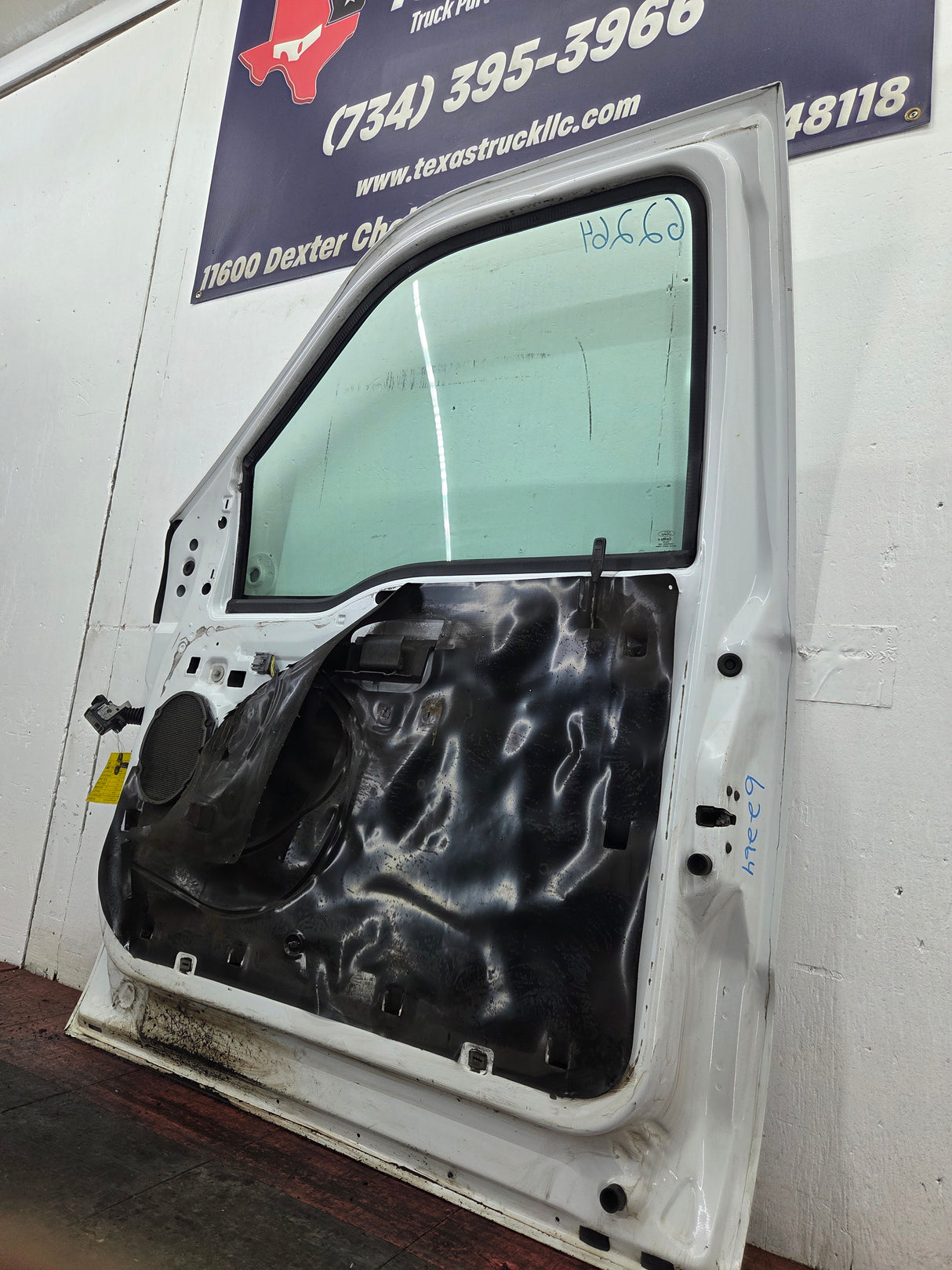 2012-2016 Ford Super Duty RH Passenger Side Front Door F250 F350 F450 F550