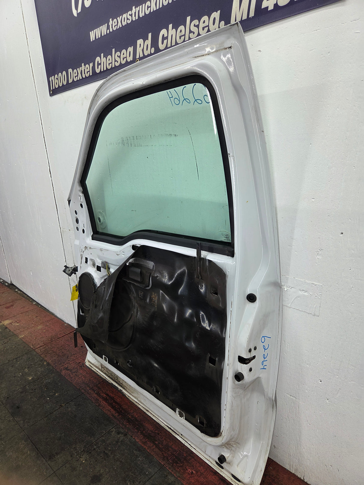 2012-2016 Ford Super Duty RH Passenger Side Front Door F250 F350 F450 F550