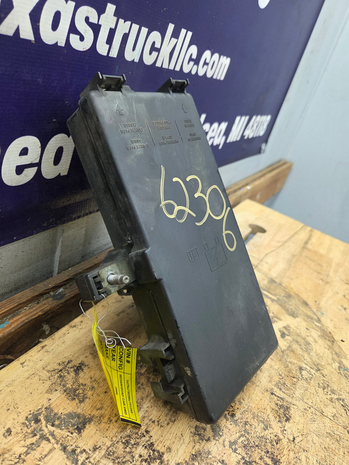 2006 Dodge Ram 1500 2500 5.7L Totally Integrated Power Module Fuse Box - P56049889AM