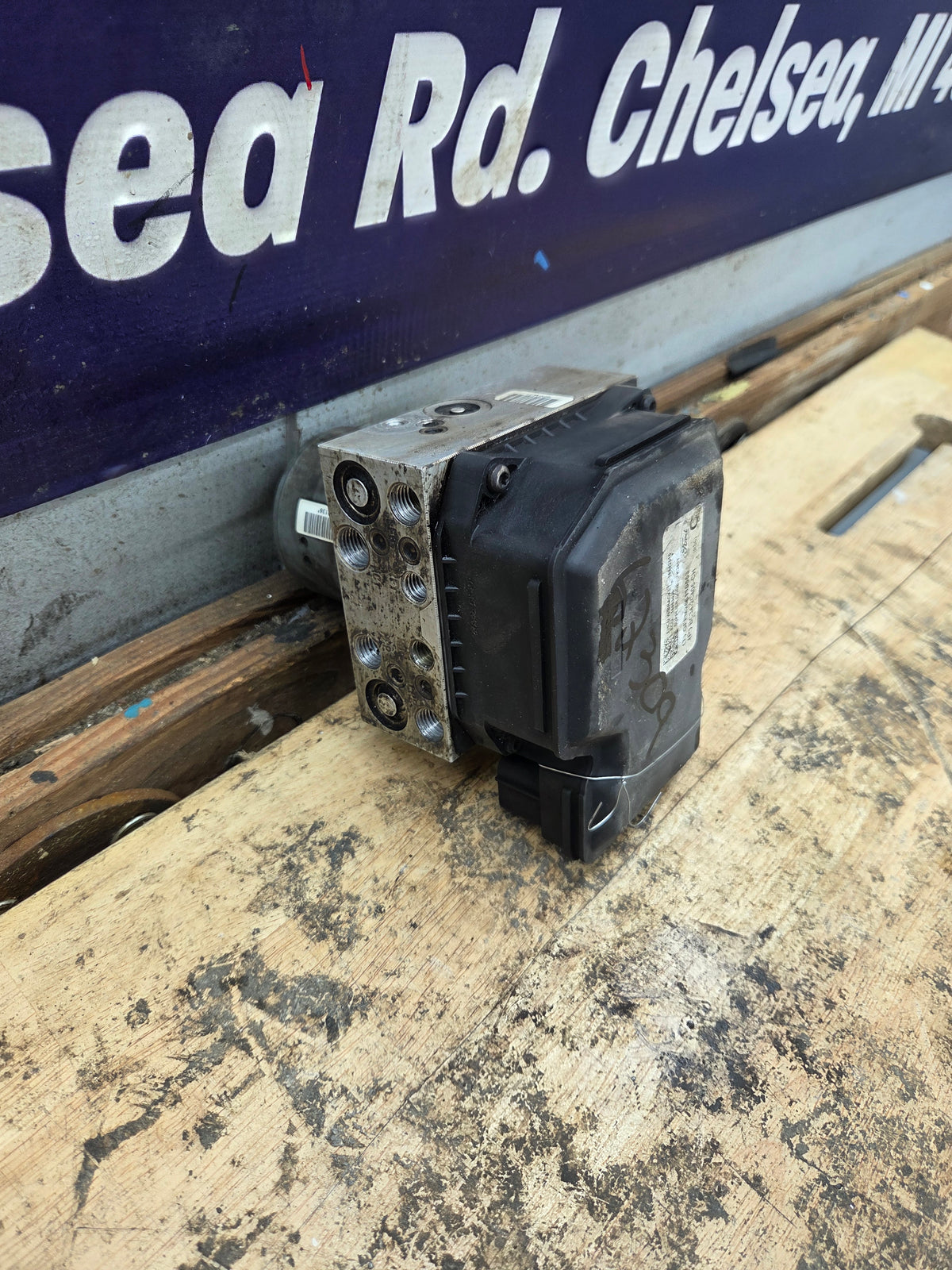 2011-2012 Ford Super Duty F250 F350 ABS Pump Module Control Assembly - BC34-2C405-CH
