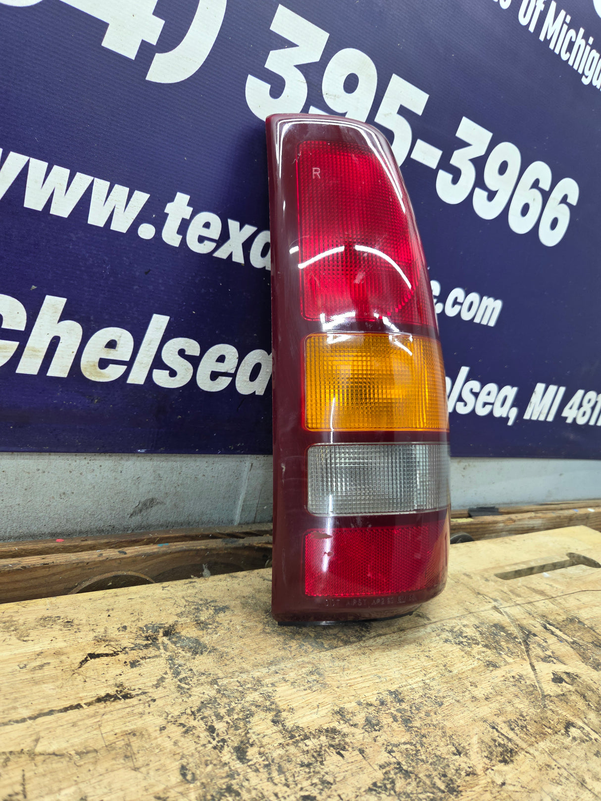 1999–2007 Chevrolet Silverado/GMC Sierra Passenger Side Tail Light 16524516