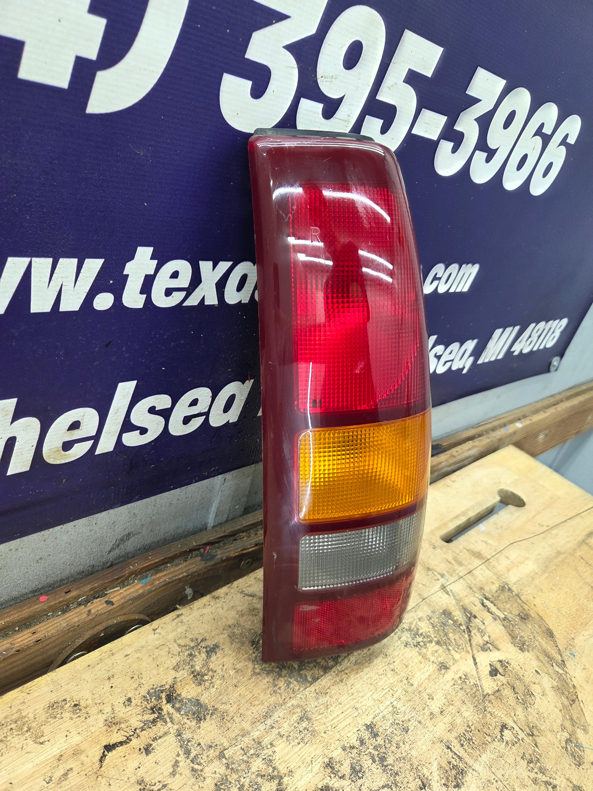 1999–2007 Chevrolet Silverado/GMC Sierra Passenger Side Tail Light 16524516