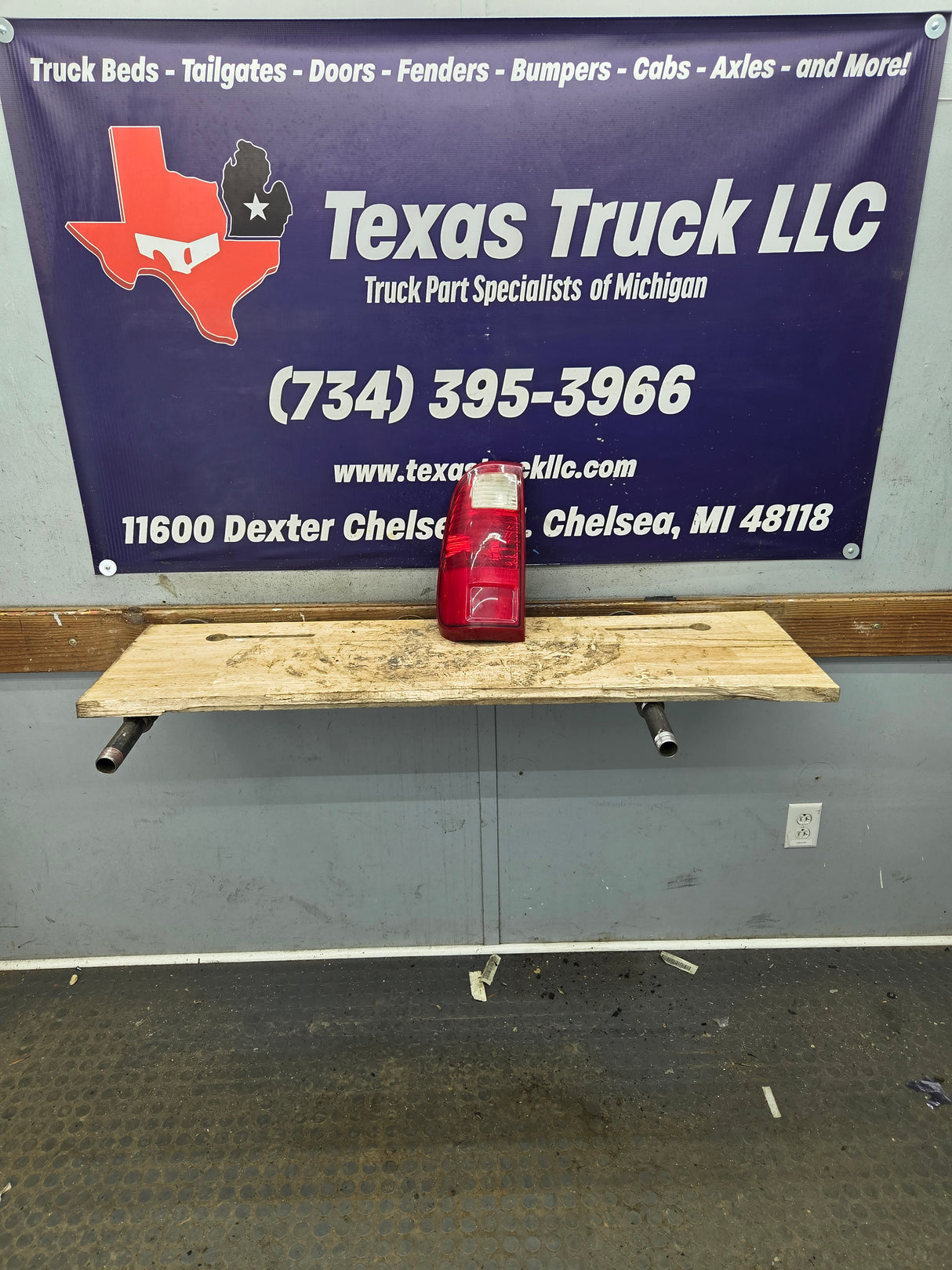 2008-2016 Ford Super Duty Driver Side Tail Light F250 F350 F450 F550 7C34-13B505-A