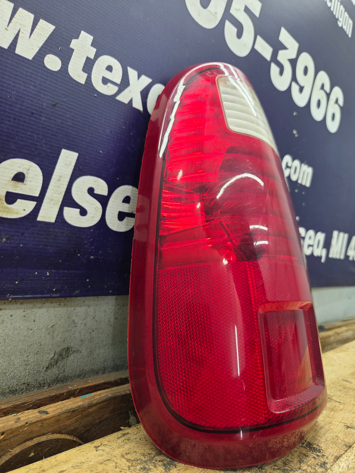 2008-2016 Ford Super Duty Driver Side Tail Light F250 F350 F450 F550 7C34-13B505-A