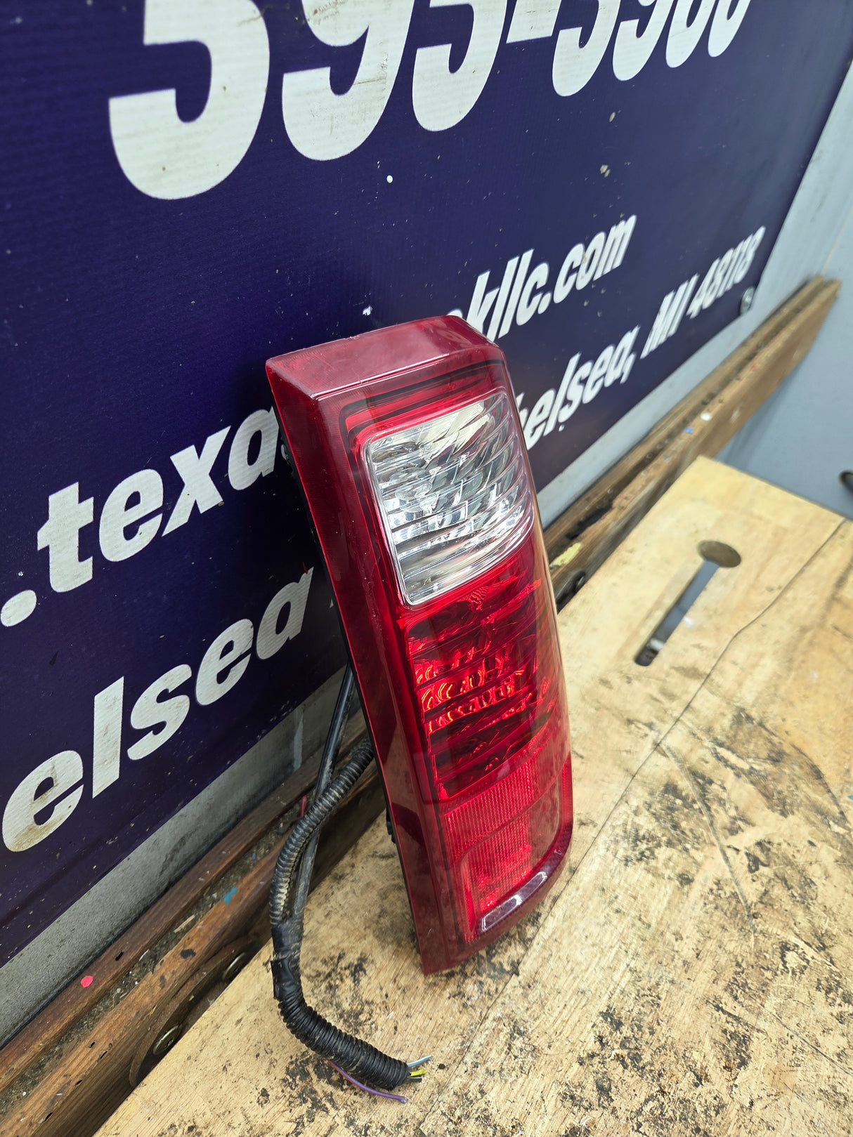 2008-2016 Ford Super Duty Passenger Side Tail Light F250 F350 F450 F550 7C34-13B504-A