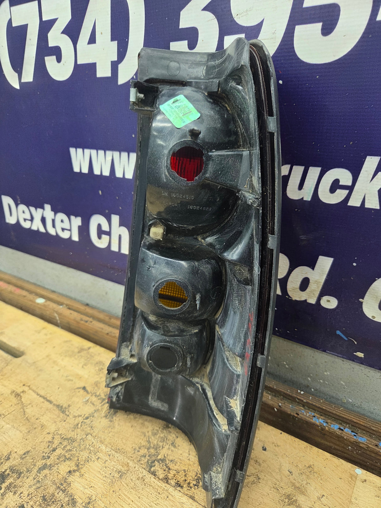 2001–2003 Chevrolet Silverado/GMC 3500 Dually Driver Side Tail Light 15844159