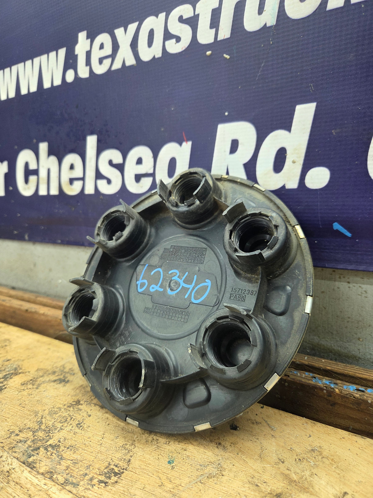 1999-2008 Chevrolet Silverado Suburban Tahoe Express Avalanche 1500 Center Cap Hub Cap 15712387