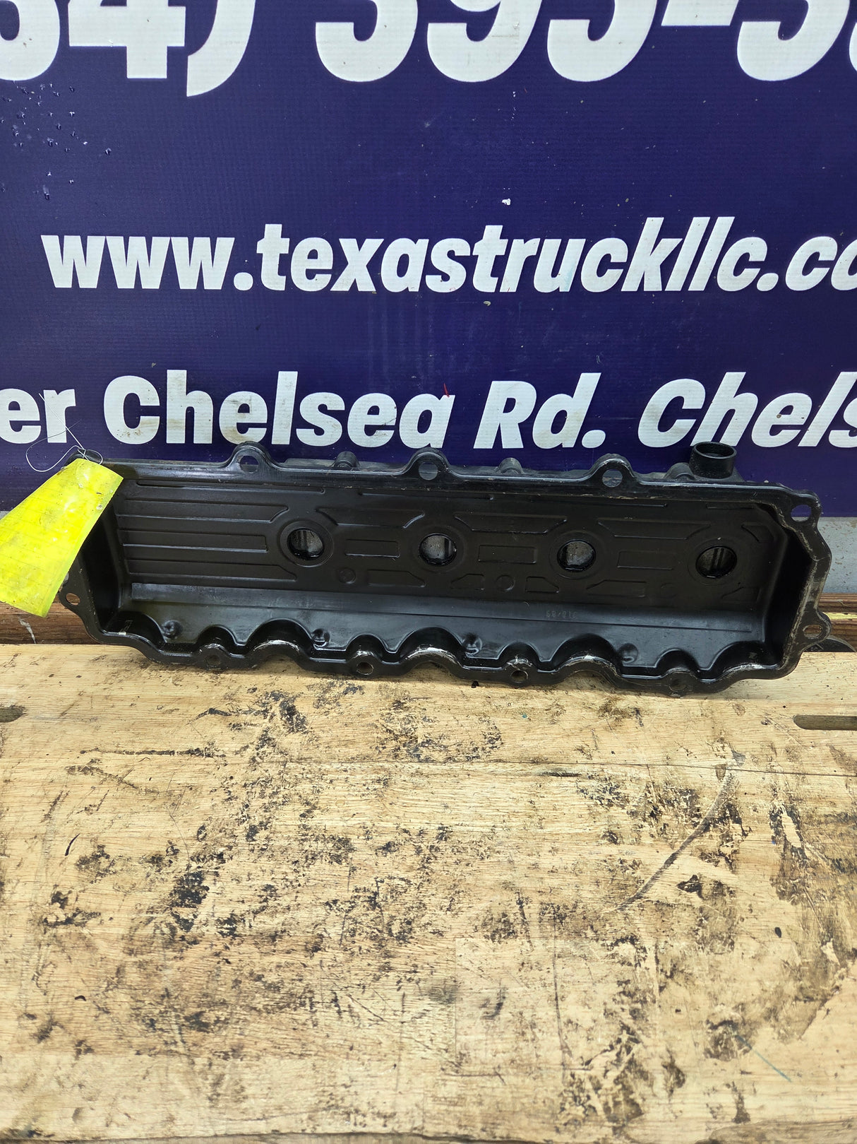 2004-2010 Ford Econoline E150 E250 E350 E450 6.0L Driver Side Valve Cover
