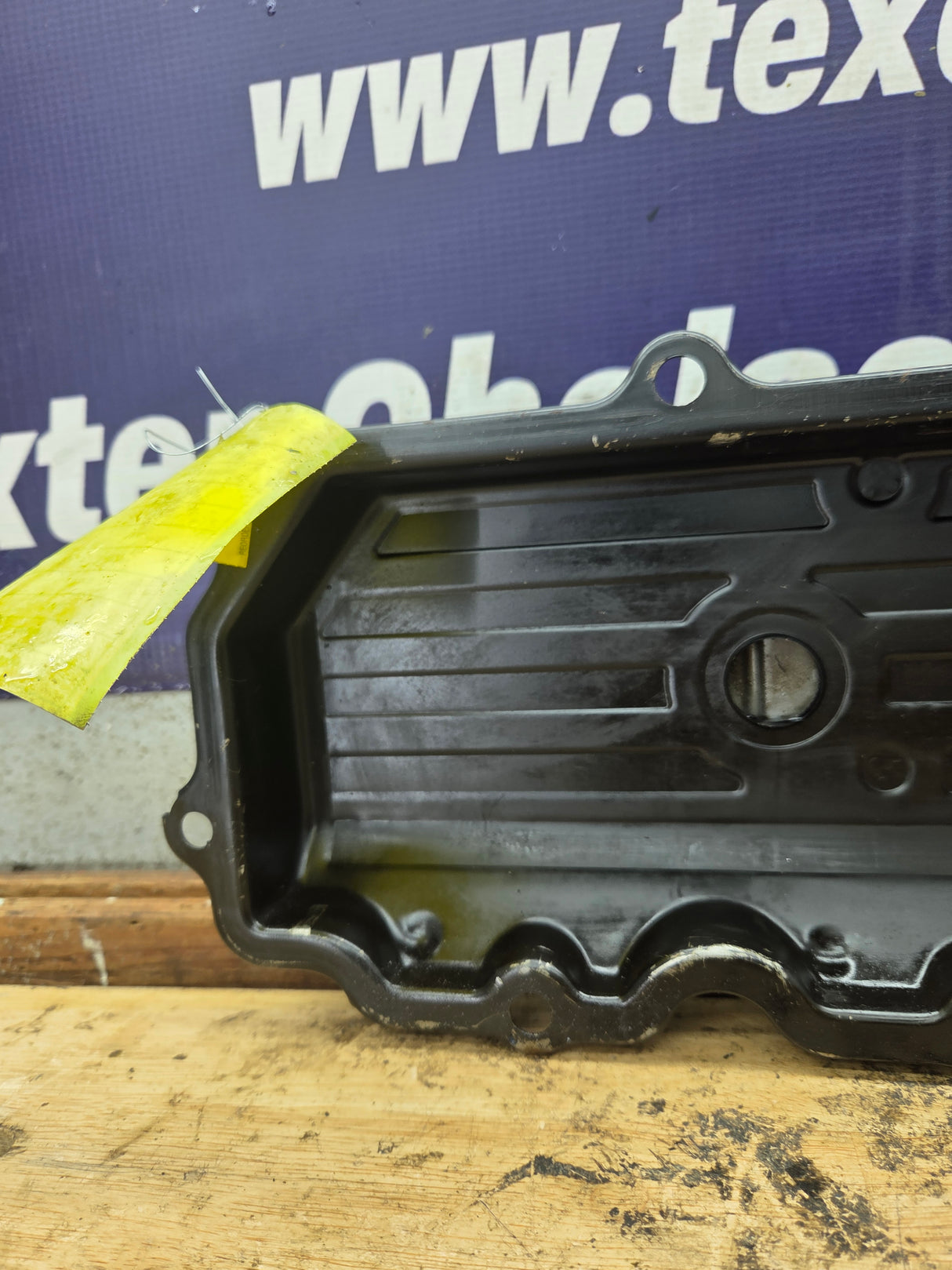 2004-2010 Ford Econoline E150 E250 E350 E450 6.0L Driver Side Valve Cover